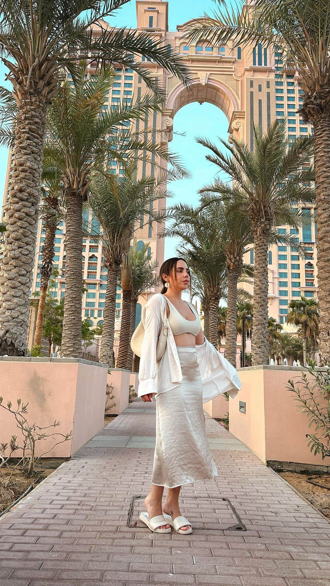 Katy Esquivelのインスタグラム：「Unmatched 💫 @rixosmarinaabudhabi   #Rixosmarinaabudhabi #Rixoshotels #Rixosmoments」