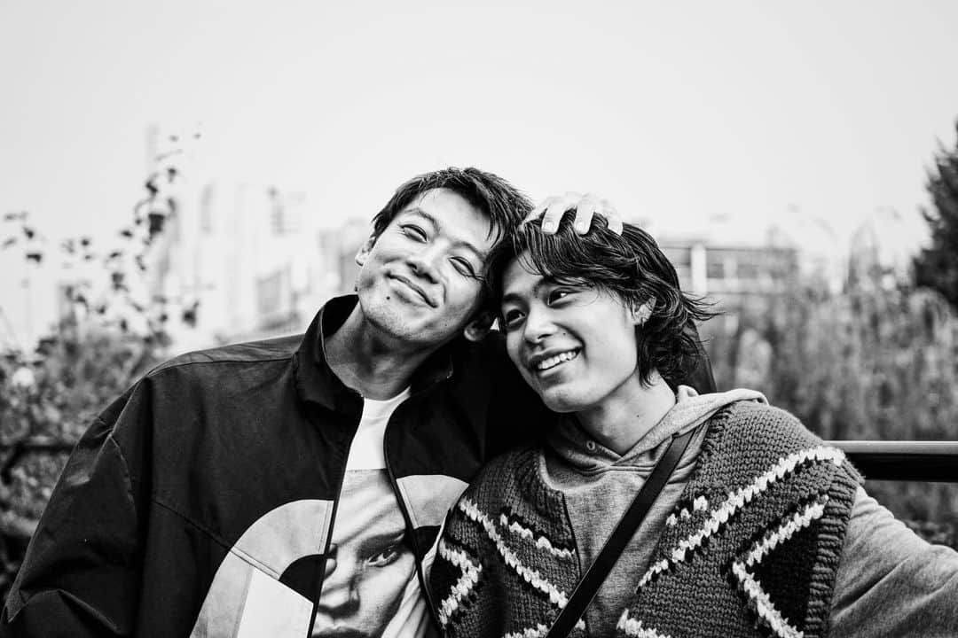 竹内唯人のインスタグラム：「超久しぶりに2人で写真撮った😮‍💨  けどカメラってめっちゃ良いな📷」