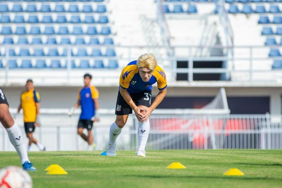 馬場悠企さんのインスタグラム写真 - (馬場悠企Instagram)「①Assist⚽️ Score or assist in any game.  #thaileague  #suphanburi #voltofficial #no37 #japan #asia #footballplayer  #football #soccer #life #enjoy #training #youtube」10月16日 12時49分 - yuki_bamba32