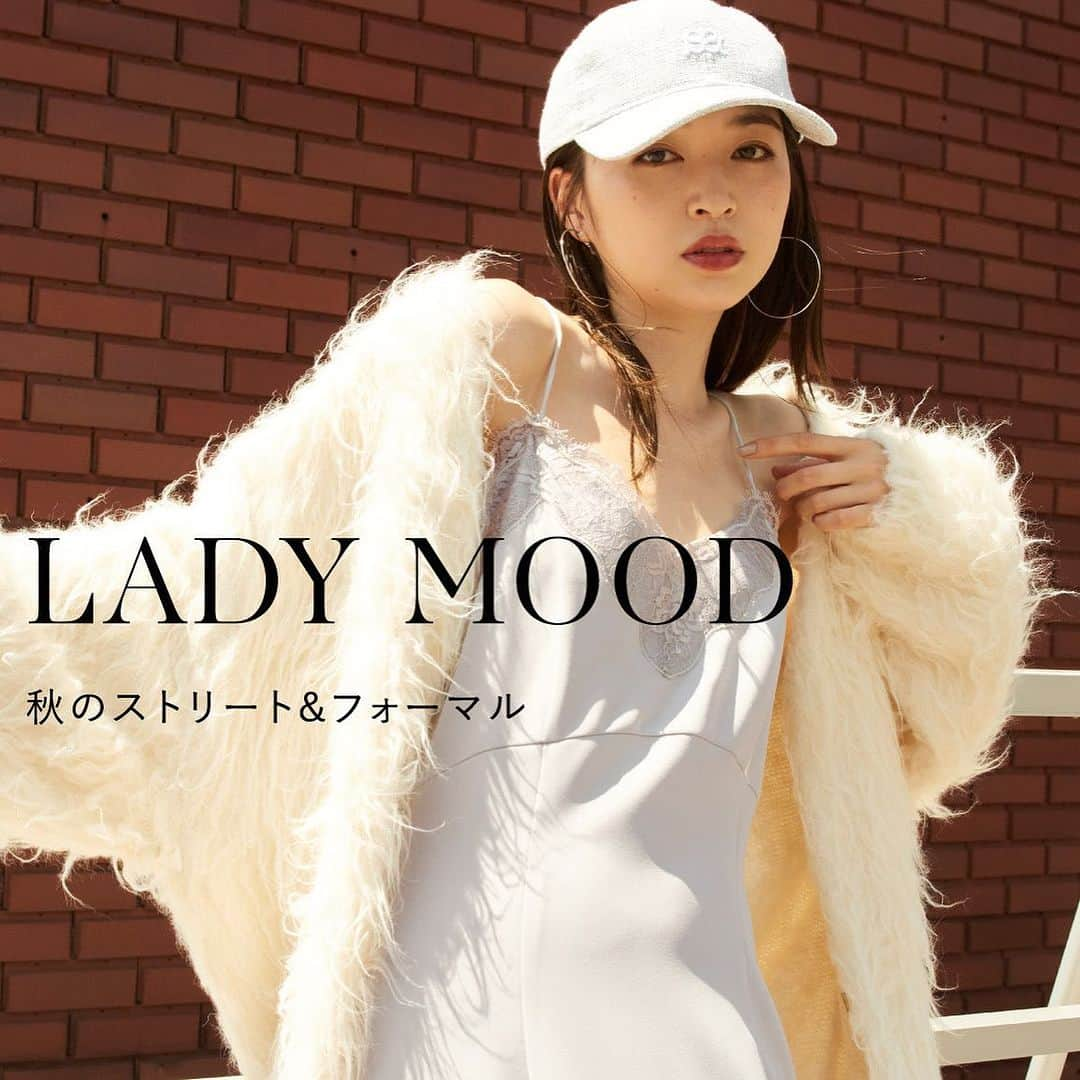 snidelさんのインスタグラム写真 - (snidelInstagram)「LADY MOOD 本週上架！ 針織布料具有蓬鬆感，設計簡單，適合搭配各種單品。  毛茸茸針織外套SWNT234206 Color: IVR LGRY DGRY LBLU Size: F   蕾絲邊飾吊帶連身裙 SWFO234119  Color: BEG DGRY LBLU Size: 0, 1   ━━━━━━━━━━━━━━ \網店、門市同步/ ✨Autumn Festival 秋季新品2件85折 (優惠至18 Oct )  Link in Bio ✨  #SNIDELHK #Autumn #OL #top #dress」10月16日 13時00分 - snidelhk