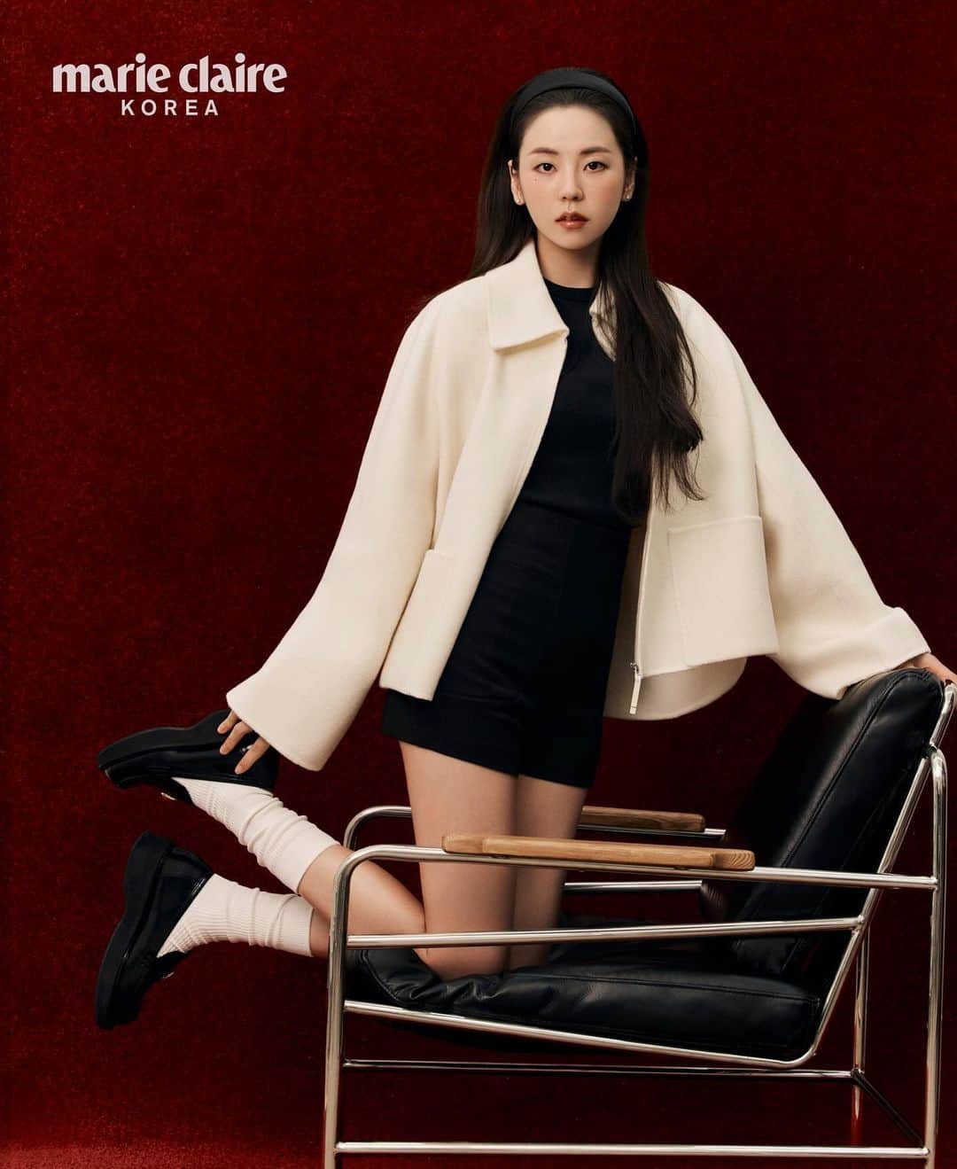 のインスタグラム：「🖤 @helen_kaminski_kr X @marieclairekorea ♥️」