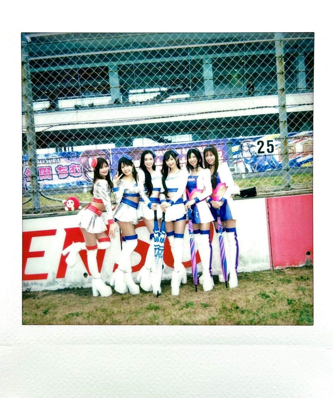 太田麻美さんのインスタグラム写真 - (太田麻美Instagram)「SUPER GT Rd,7オートポリス🏁 39号車TGR TEAM SARDは序盤上位を維持してましたが駆動系のトラブルにより途中リタイヤとなりました。。 最終戦の走りに期待です✨ 2日間沢山の応援有り難うございました🫶🏻 最後までTGR TEAM SARDに熱い熱い応援を是非是非是非宜しくお願いします🫡💙❤️  #supergt #sgt #racequeen #rq #tgrteamsard #kobelco #kobelcogirls #コベルコガールズ #スーパーgt #チェキ」10月16日 13時24分 - asami0523