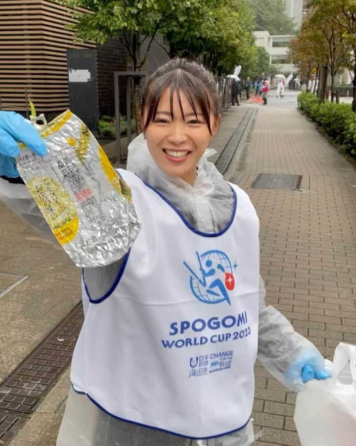 山内鈴蘭のインスタグラム：「ゴミ拾いをスポーツに🫡🔥【SPOGOMI WORLD CUP 2023】  ペットボトルと空き缶 タバコの吸い殻  この3つが1番ポイントが高い！！  と言うことは… 環境に影響を及ぼすゴミとしてトップ3なんだと思うの😭😭😭  明らかに1番落ちていた、、、！  ゴミ拾い中は落ちてるのを見つけると、よっしゃーーー😤🔥ってなったけど後々考えるととても悲しいことだね😭  ゴミ拾いって当たり前の事だけど 難しいよね、とってもわかるよ！  けど1人が毎日一個拾うだけでも世界は大きく変わると思ったらさ、自分にも大きな力があるんだ！と思うよね😊❤️  自分の住む街くらい、 自分の手で綺麗にしたい！ と本当に思ったよ🔥  #SPOGOMI #スポゴミ  沢山の方に伝わるといいな🫡❤️❤️  #spogomiworldcup2023 #ゴミ拾い #環境問題 #海洋ゴミ #海洋ゴミ問題 #日本財団 #環境に優しい #ボランティア #ボランティア活動 #海 #ゴルフ好きな人と繋がりたい #ティーやボールもプラスティックから出来ている #見つけたら拾って捨ててね！」