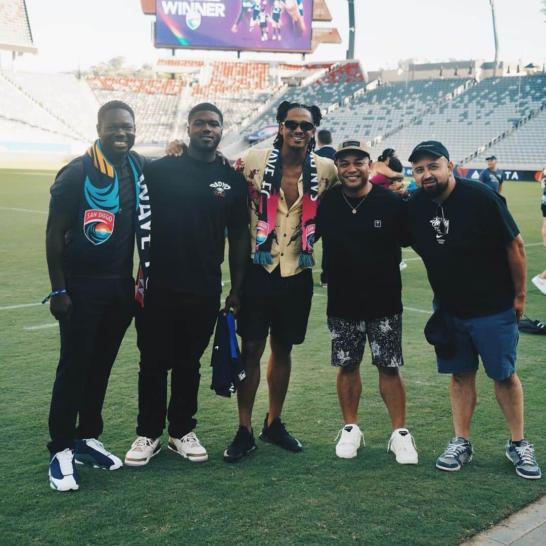 コーデル・ブローダスさんのインスタグラム写真 - (コーデル・ブローダスInstagram)「Congrats to the Champs @sandiegowavefc ⚽️💙 📷 @wowkoby」10月16日 13時48分 - cbroadus