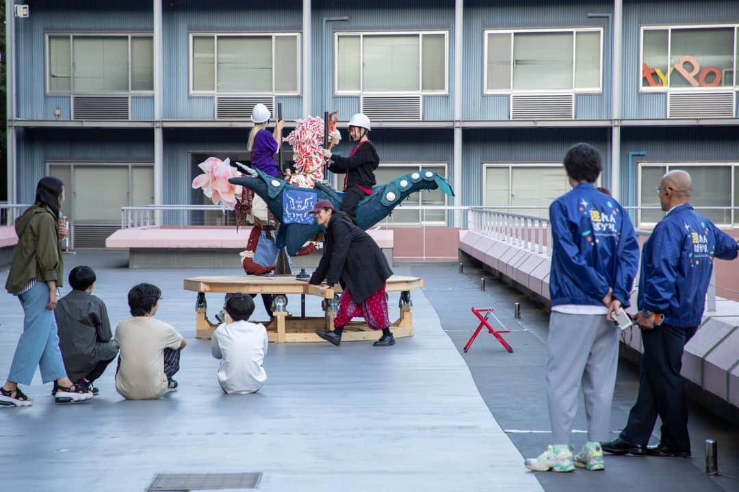 東京造形大学 Tokyo Zokei Universityさんのインスタグラム写真 - (東京造形大学 Tokyo Zokei UniversityInstagram)「_ CS祭開催御礼🙏  10/13（金）より3日間、2023年度CS祭（芸術祭）が開催されました🎈 大変多くの方々にご来場いただき、ありがとうございました😊 マーケットやフードコート、作品展示、ライブなど、どれも大盛況に終わりました🛍️🧑‍🤝‍🧑  来年度も皆様のお越しを心よりお待ちしています❗  #東京造形大学 #デザイン #美術 #美大 #美術大学 #芸術祭 #学園祭 #イベント #お祭り #展示 #フードコート #屋台 #マーケット #雑貨販売 #ハンドメイド #ありがとうございました #tokyozokeiuniversity #design #art #artuniversity #artfestival #festival #event #exhibition #foodstands #market #handmade」10月16日 13時52分 - tokyo_zokei_univ_official