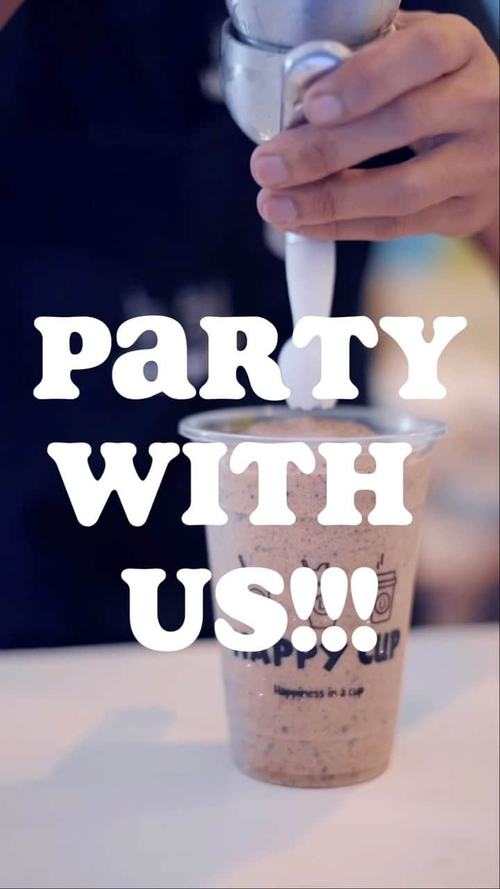 Alex Gonzagaのインスタグラム：「It’s party time with Happy Cup! You can have frappes, milkteas, lattes and even scramble to celebrate your party! Book us now! @happycup_ph 🎉🎈  🎥: @niceprintphoto」