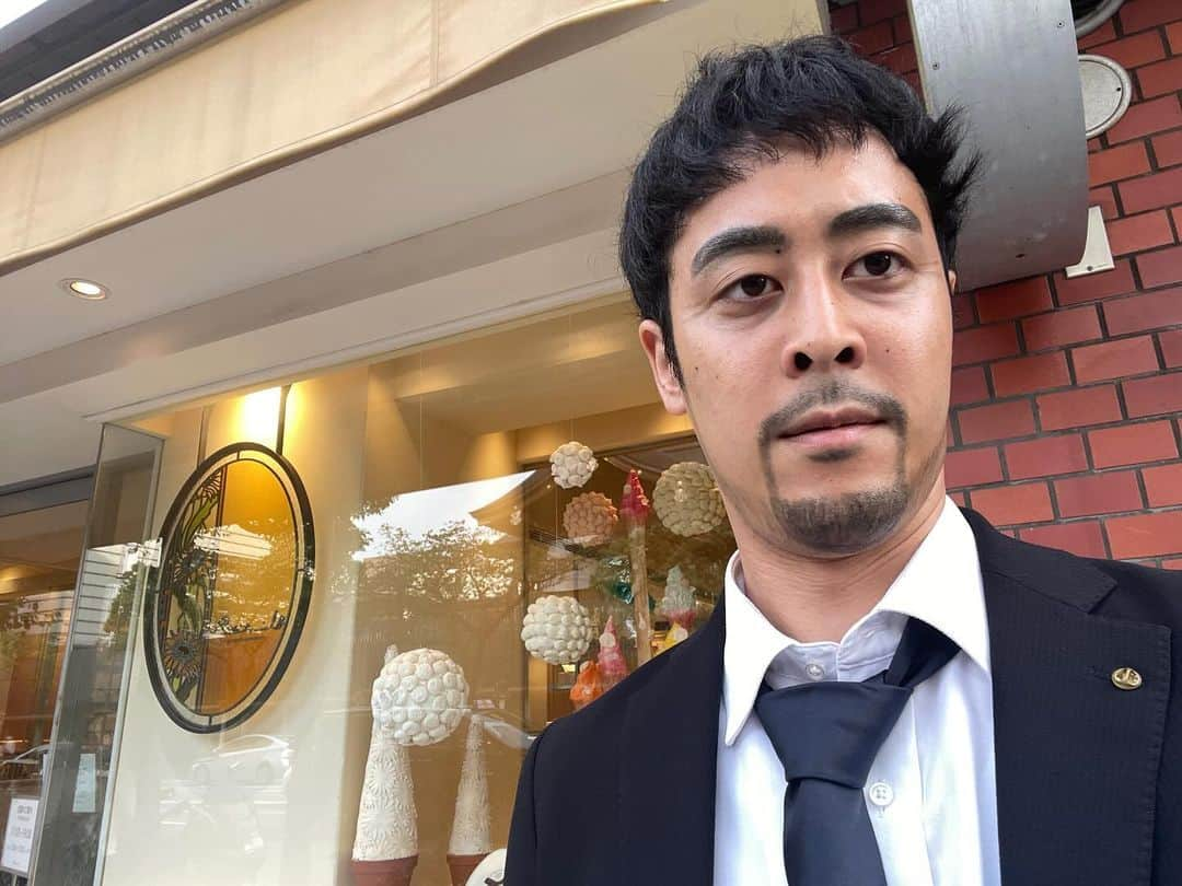 都留拓也さんのインスタグラム写真 - (都留拓也Instagram)「なり調人形町新参者編  いたるところに阿部さんのサインと写真があった…！  志乃田寿司さんのいなりはほんとにうまい。かっぱ巻きもおすすめなの。 久助さんの焼き鳥丼もうまかったし玉英堂さんのとらやきもうまかったし、阿部さんが愛飲したというあずき茶もいただきました。オクシタニアルさんのマカロンも美味でしたぁ。シュークリーもほんとに並ぶ価値あります。」10月16日 14時06分 - tsu_ru_rururu666