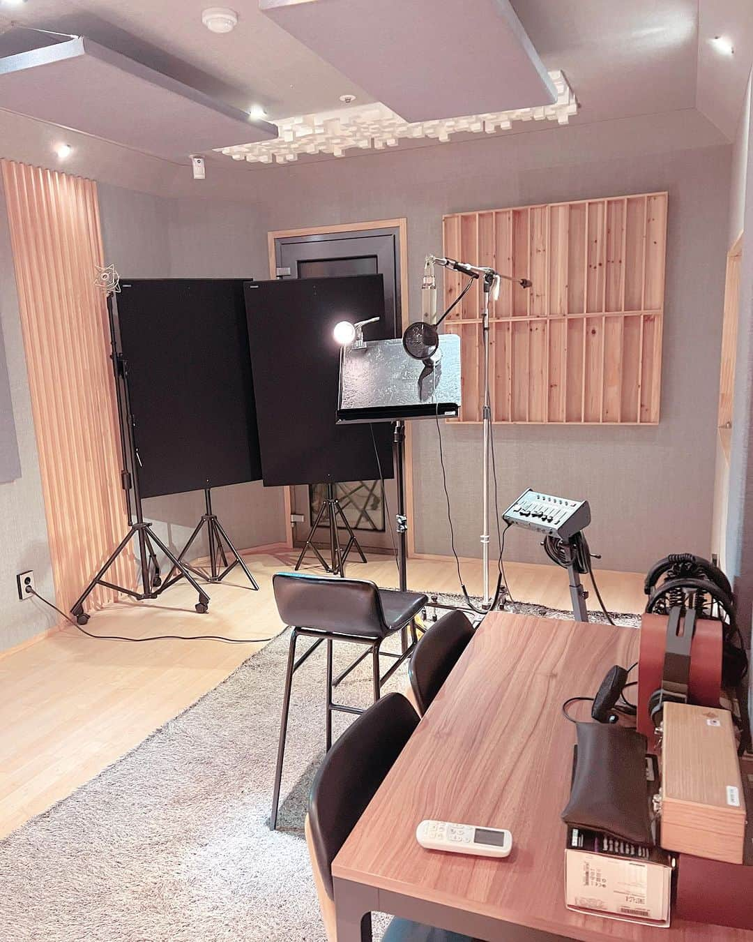 カン・ユンジさんのインスタグラム写真 - (カン・ユンジInstagram)「recording #821sound」10月16日 14時27分 - leheekang