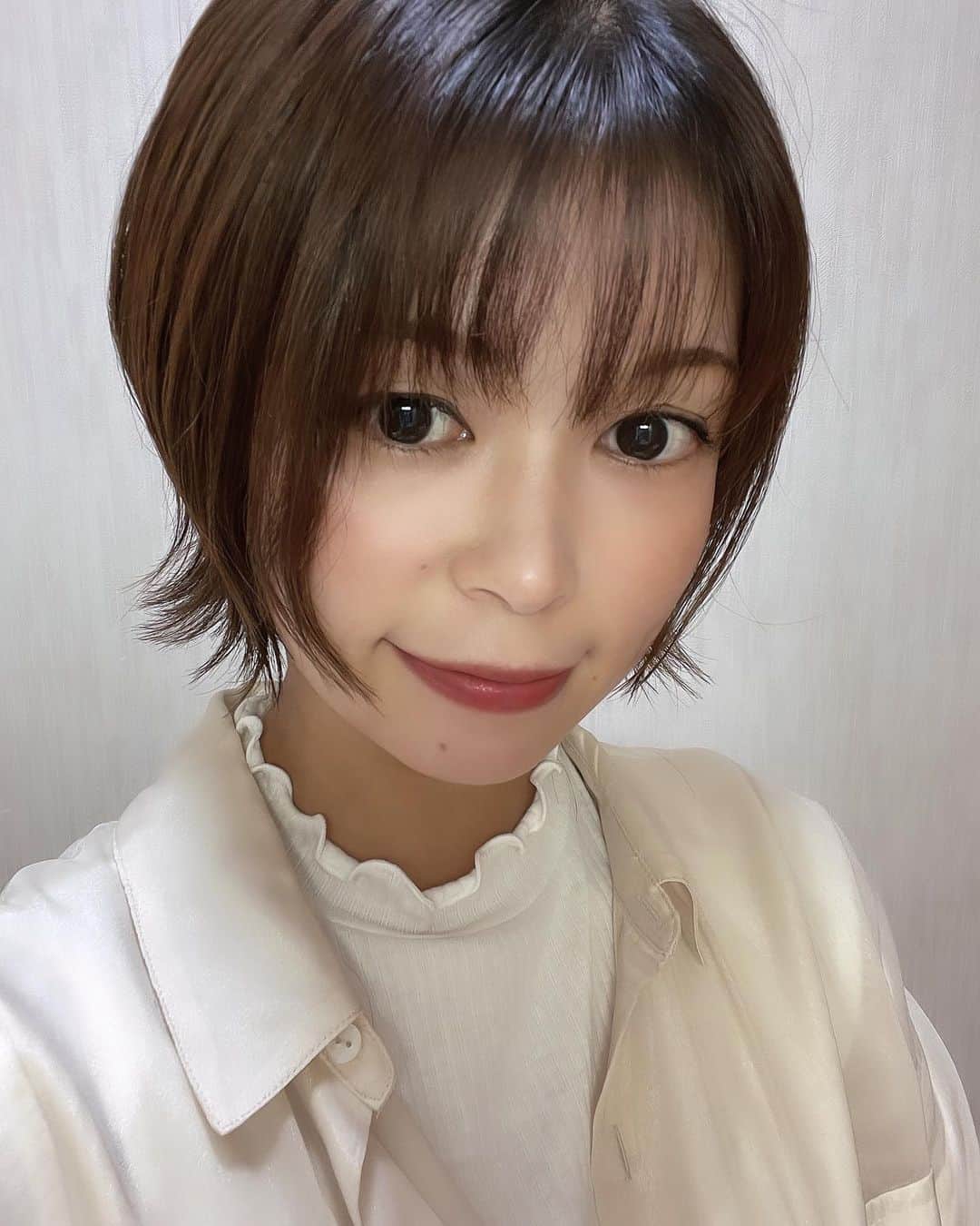 池田彩のインスタグラム：「スッキリさっぱりしてきました〜💇‍♀️  #ショートボブ #散髪  #短いの久しぶり」