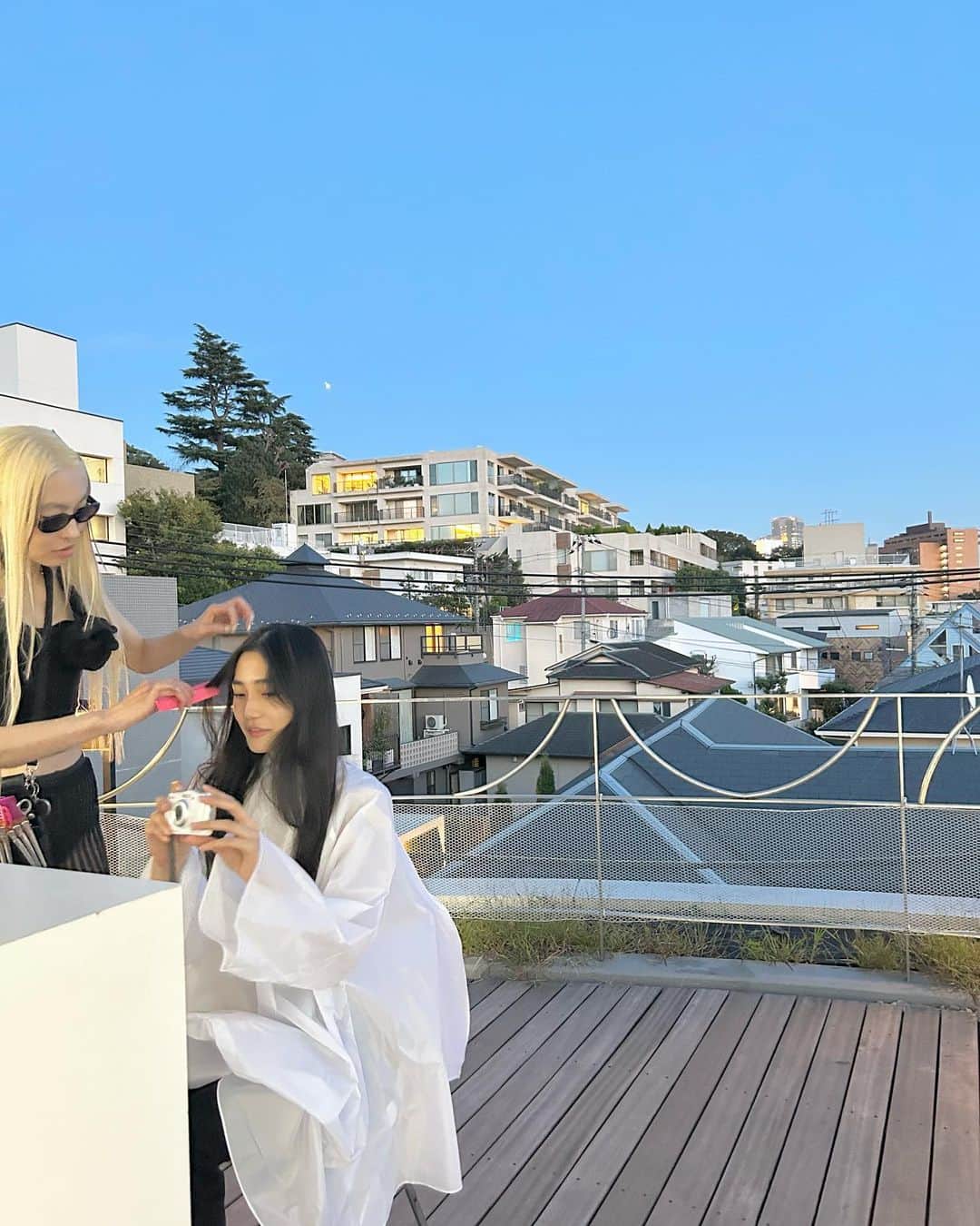 Sachiのインスタグラム：「Work out 🦢☁️🌞🤍✂️」