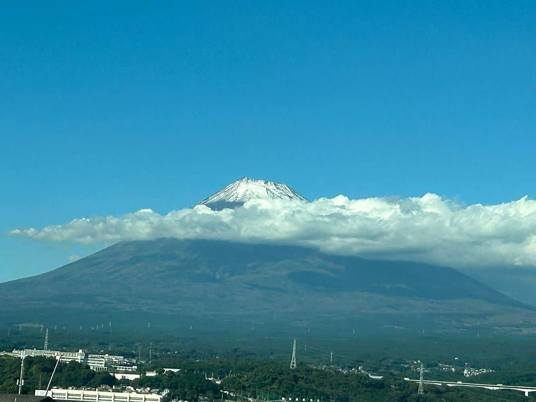 本城聡章のインスタグラム：「#富士山 …冠雪🗻」