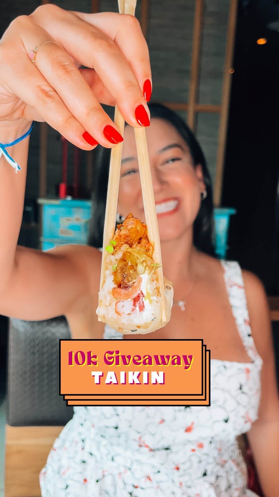 Cesar Gonzalez Cocineroのインスタグラム：「✨GIVEAWAY CERRADO✨ — Reglas abajo 👇🏻  AMO lo que hago y tu eres una parte muy importante de esto! Gracias por apoyarme y disfrutar de esta comunidad tan cool 🫶🏻 ya somos 10K!!  Reglas para entrar y ganarte $200 dólares — para almorzar, cenar, pickup o delivery en @taikinrestaurant 🍣🍤  1. Dale like a este post 2. Comenta etiquetando a un amigo — mientras mas comentes mas chance 3. Asegúrate de seguir a las 3 cuentas ✨ @comidisa  ✨ @taikinrestaurant  ✨ @cesarcocinero   BONUS: Comparte en tu historia para tener más chance de ganar  *el concurso cierra el lunes 23 de Octubre a las 12 el ganador se anunciará el mismo día a las 6pm  #taikinrestaurant #sushiroll #giveaway #giveawaytime #foodiemiami #foodblogger #miamirestaurants #miamigiveaway #baobuns #sushidelivery」
