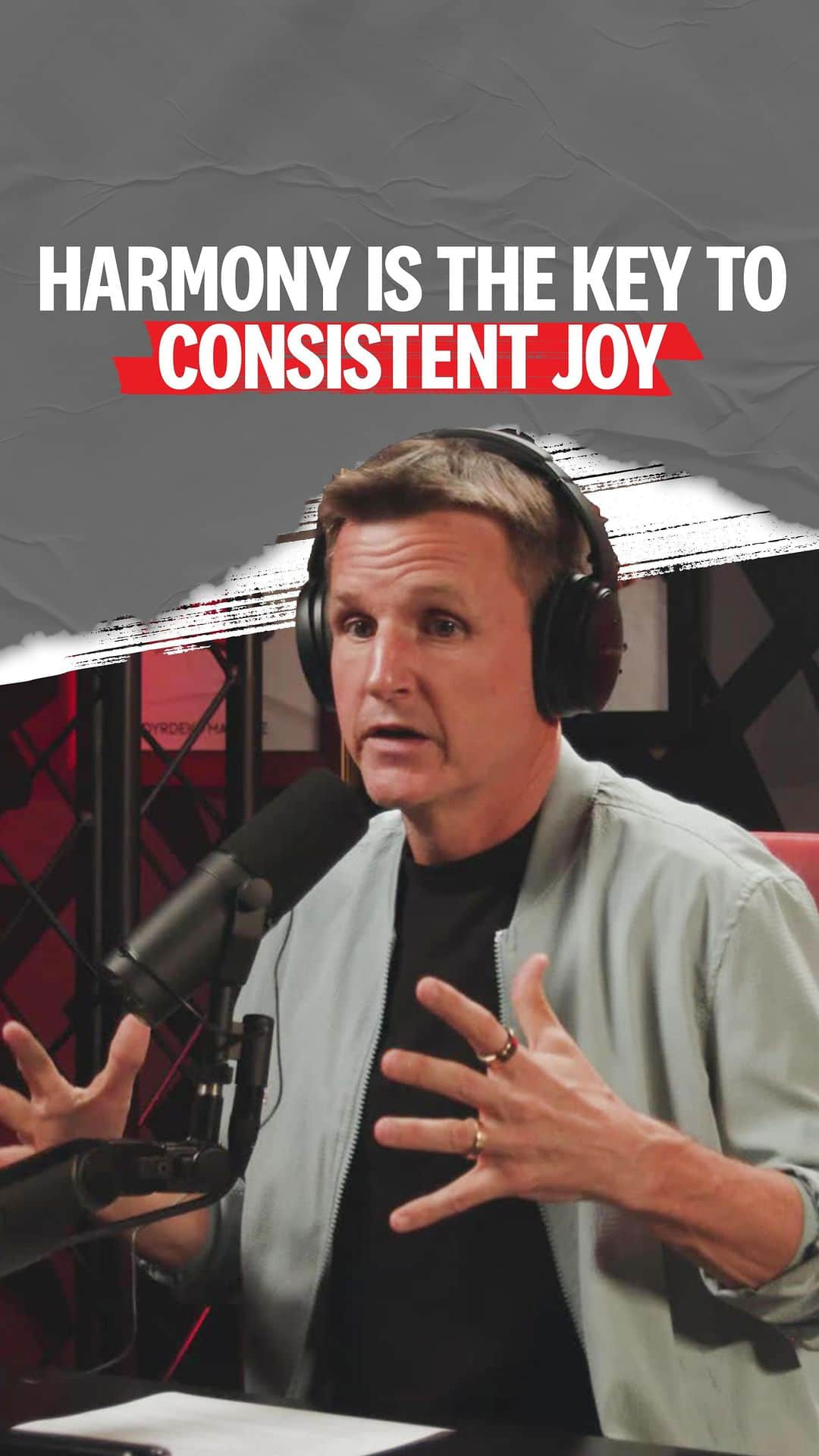 ロブ・ディアデックのインスタグラム：「You’ll never experience consistent joy if you’re not living your life from a state of harmony.  To live harmoniously means you are effectively expanding and growing into a life that you have created with absolute intention.  And make no mistake, when you’re building a life harmoniously, you will inevitably feel joy from the very beginning.  In the latest episode of #BuildWithRob, I reveal the 5 phases of experiencing joy forever, and how it can lead you towards modern day enlightenment.  Episode 118 is out NOW on all platforms. Hit the link in bio to listen.」