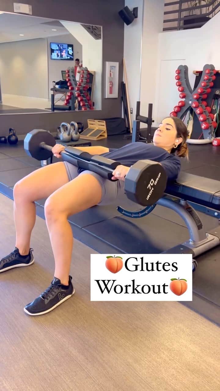 Squatsのインスタグラム：「Glutes Workout 🍑 @heidy.espaillat #squats #glutes」