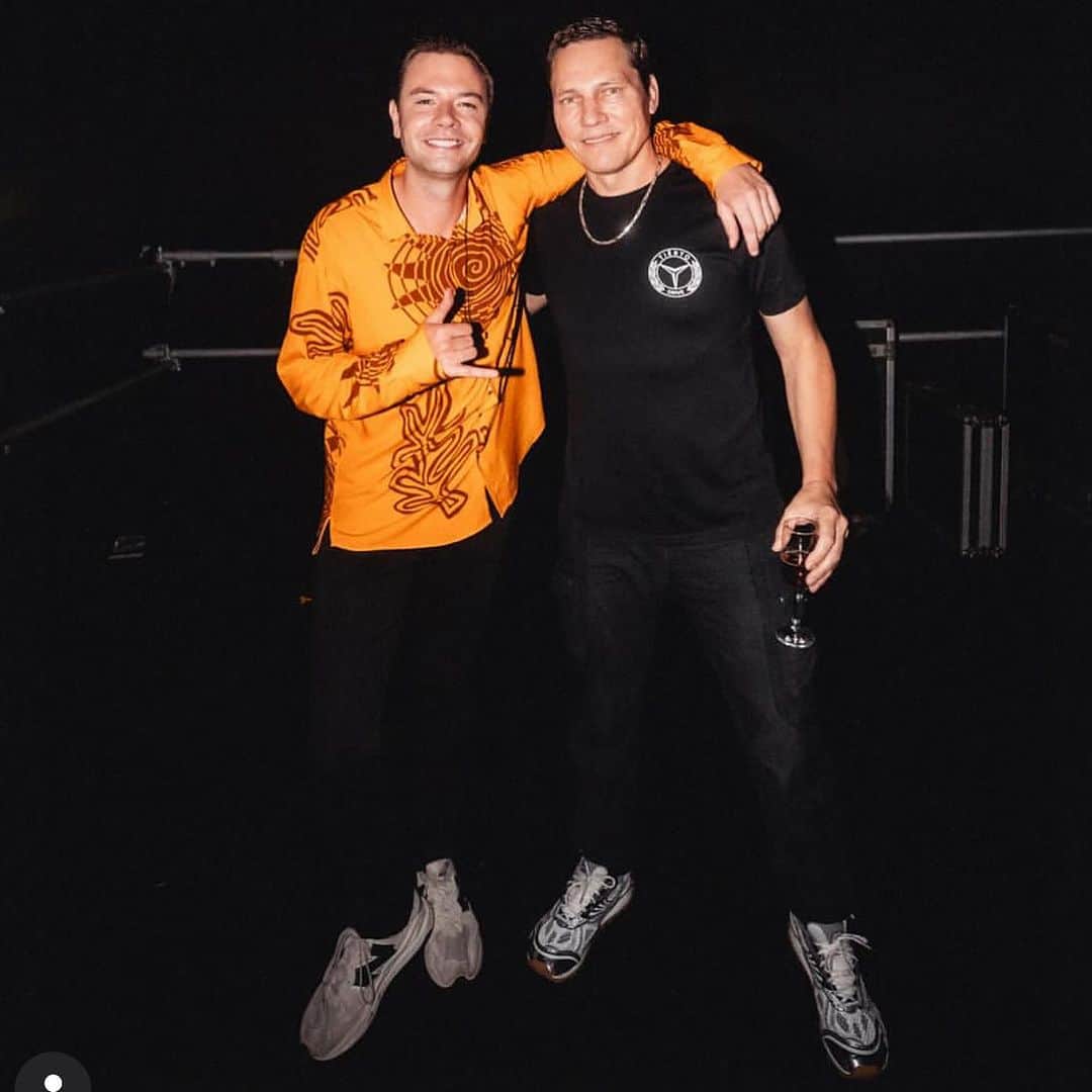 ティエストさんのインスタグラム写真 - (ティエストInstagram)「Gracias Chile & Peru 🙏🏻❤️」10月17日 1時23分 - tiesto