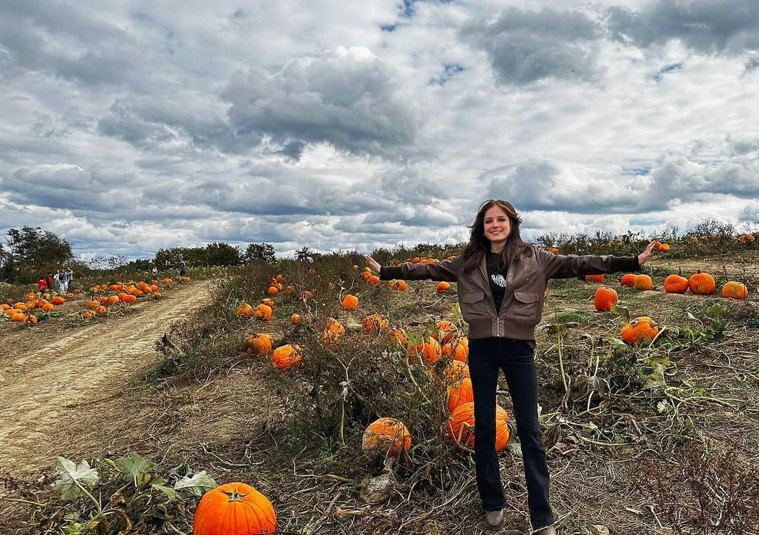 ジャッキー・エヴァンコさんのインスタグラム写真 - (ジャッキー・エヴァンコInstagram)「I didn't choose the pumpkin patch. The pumpkin patch chose me.」10月17日 1時20分 - officialjackieevancho