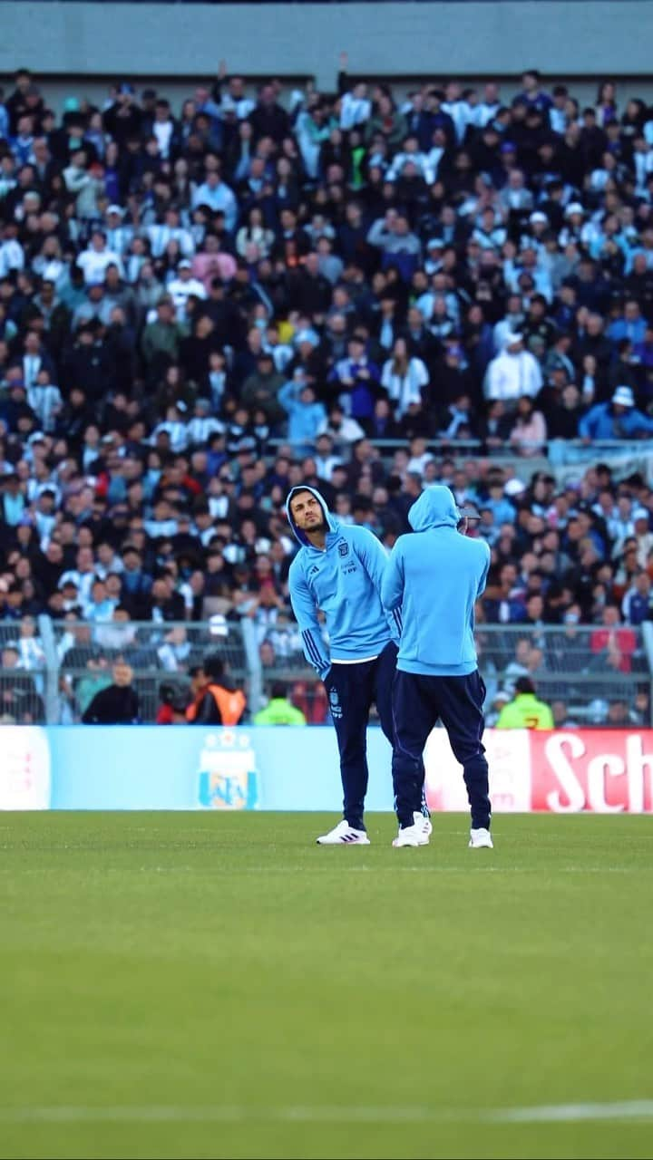 レアンドロ・ダニエル・パレデスのインスタグラム：「GRACIAS ARGENTINA 💙🇦🇷 Nos vemos pronto 👊🏽 @afaseleccion ⚽️」