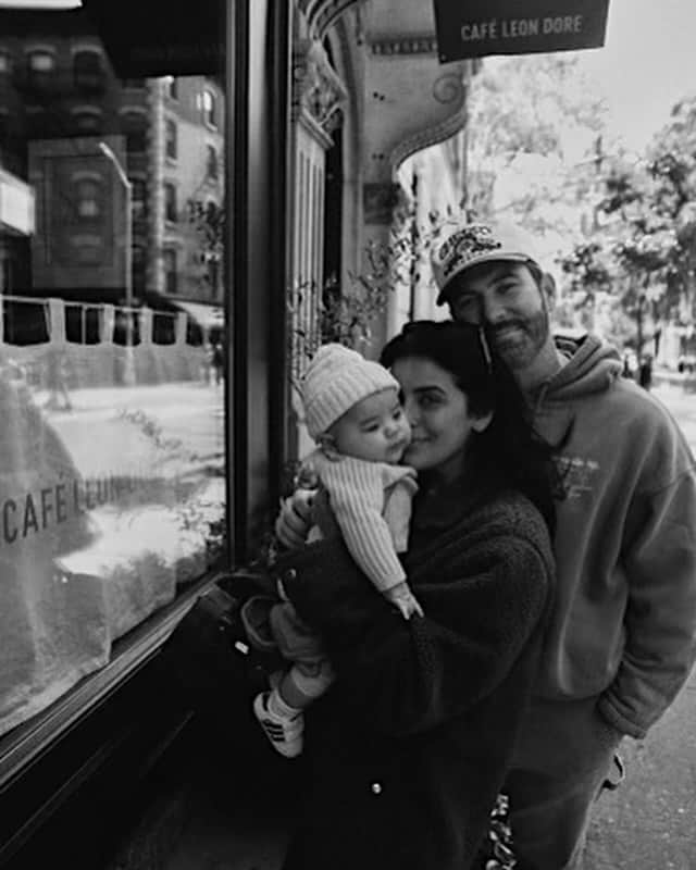Sazan Hendrixのインスタグラム：「Autumn in New York 🍂🧡 Out of all these moments, the last slide of Oliver might be the highlight for me 🥹 Thank you for all the love & support on release week!!!!! We love you fam 🙏🏽 GO GET THE BOOK!!! Link in bio! #arealgoodlife #nyc #booklaunch」
