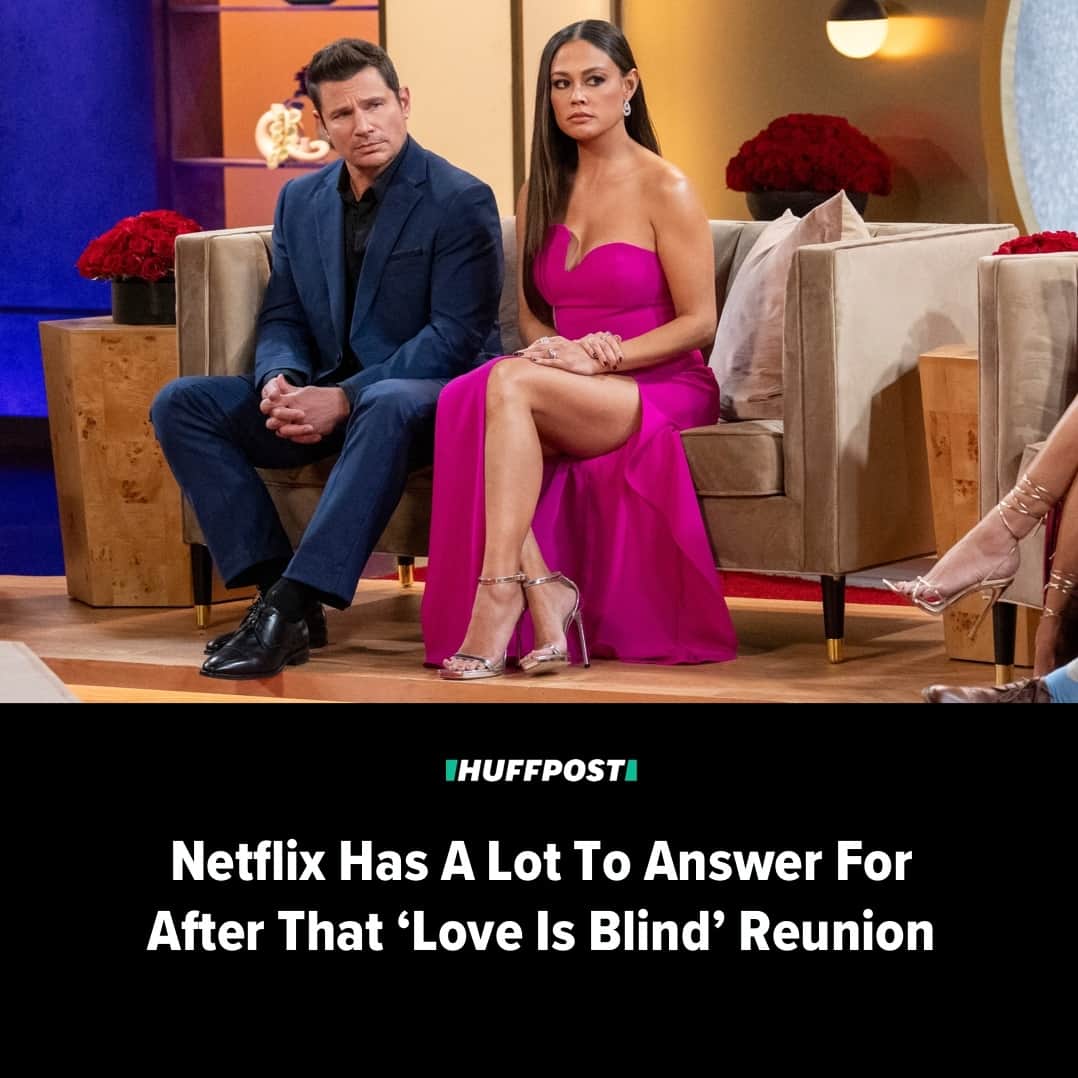 Huffington Postのインスタグラム：「Netflix’s fifth season of “Love Is Blind” has officially come to an end — but a lot was still left unanswered. ⁠ ⁠ Netflix producers cut out a whole engagement between Renee and Carter, edited Aaliyah and Uche’s talk to make it seem like they ended things right after the show, and all-out refused to follow at least one other engaged couple from this season.⁠ ⁠ Then they had the nerve to make a whole compilation of testimonials from cast members talking about how great the show was for them. ⁠ ⁠ That’s a convenient stunt for a show whose production companies have faced multiple allegations around filming conditions, including a sexual assault lawsuit from this latest season.⁠ ⁠ This season was pretty unsatisfying — and there were really only two things that saved it. ⁠ ⁠ Read more at our link in bio. // 📷️: Netflix」