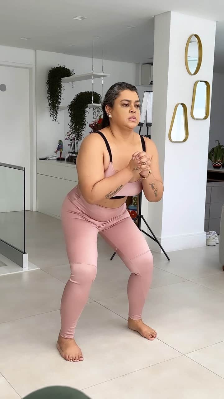 Preta Gilのインスタグラム：「Evoluindo na fisioterapia motora! Esses são alguns dos exercícios que faço e que me ajudam nessa reabilitação. Bora movimentar o corpo! ❤️#pretasendopreta」