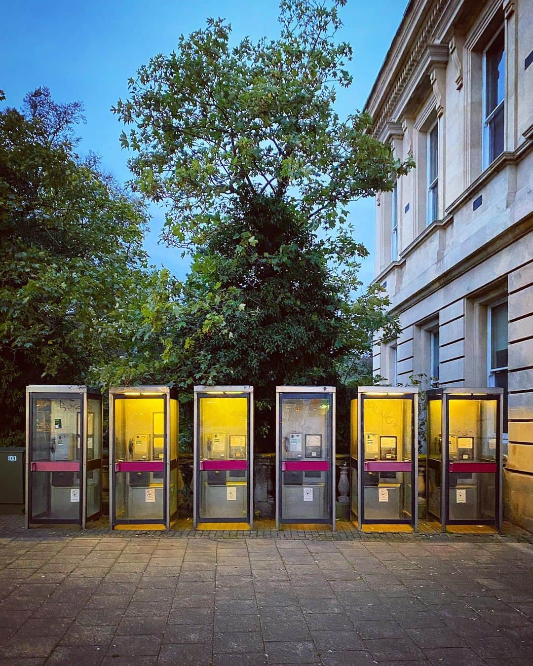 Tea and sittingのインスタグラム：「📞✨KX100 Gold!!! 📞✨ #lonelykioskproject #telephonebox #telephonekiosk #kx100telephonebox」