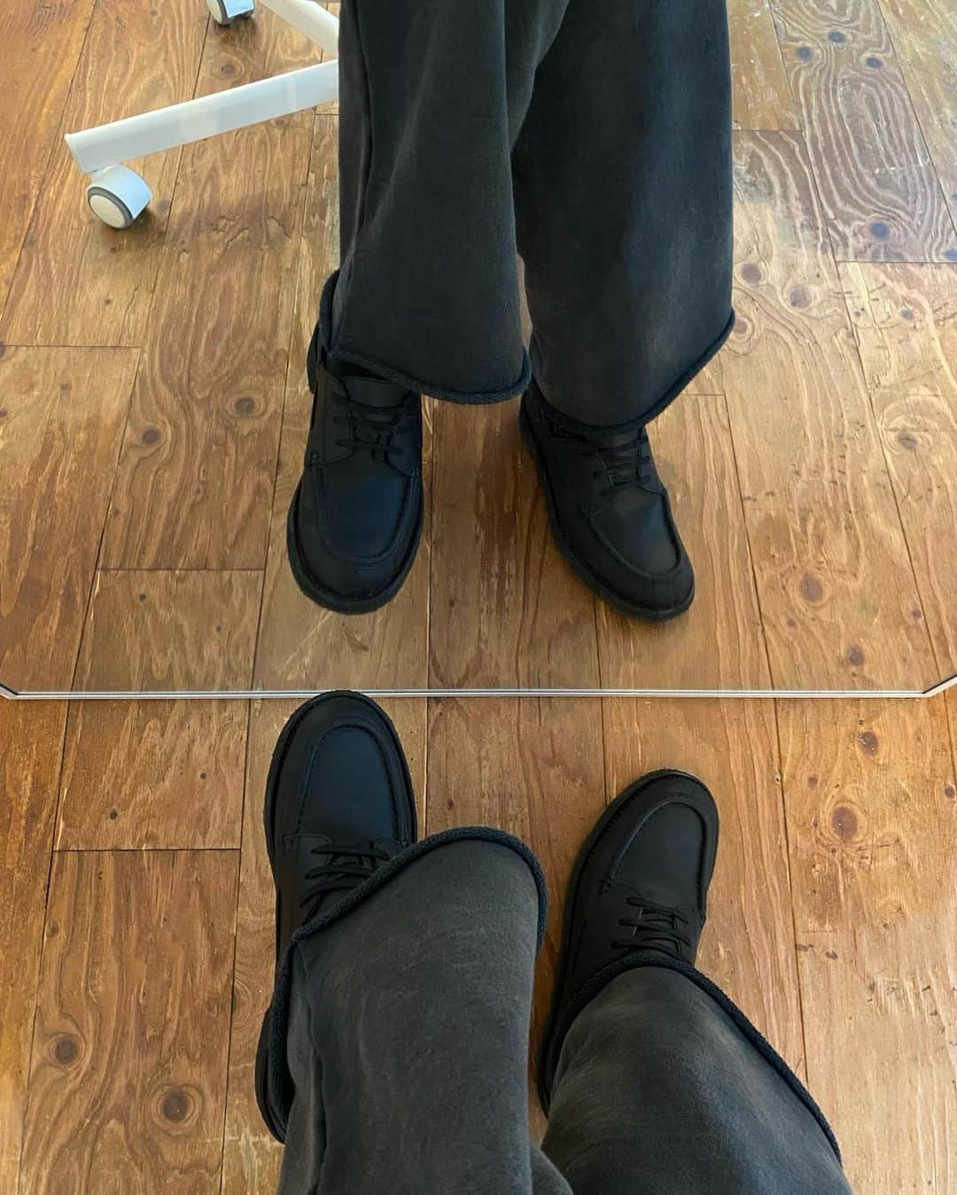 川島レイチェルのインスタグラム：「All the leather shoes I wore in Italy and Paris❤️👞 最近の革靴は全てこれ、最高なのです〜」