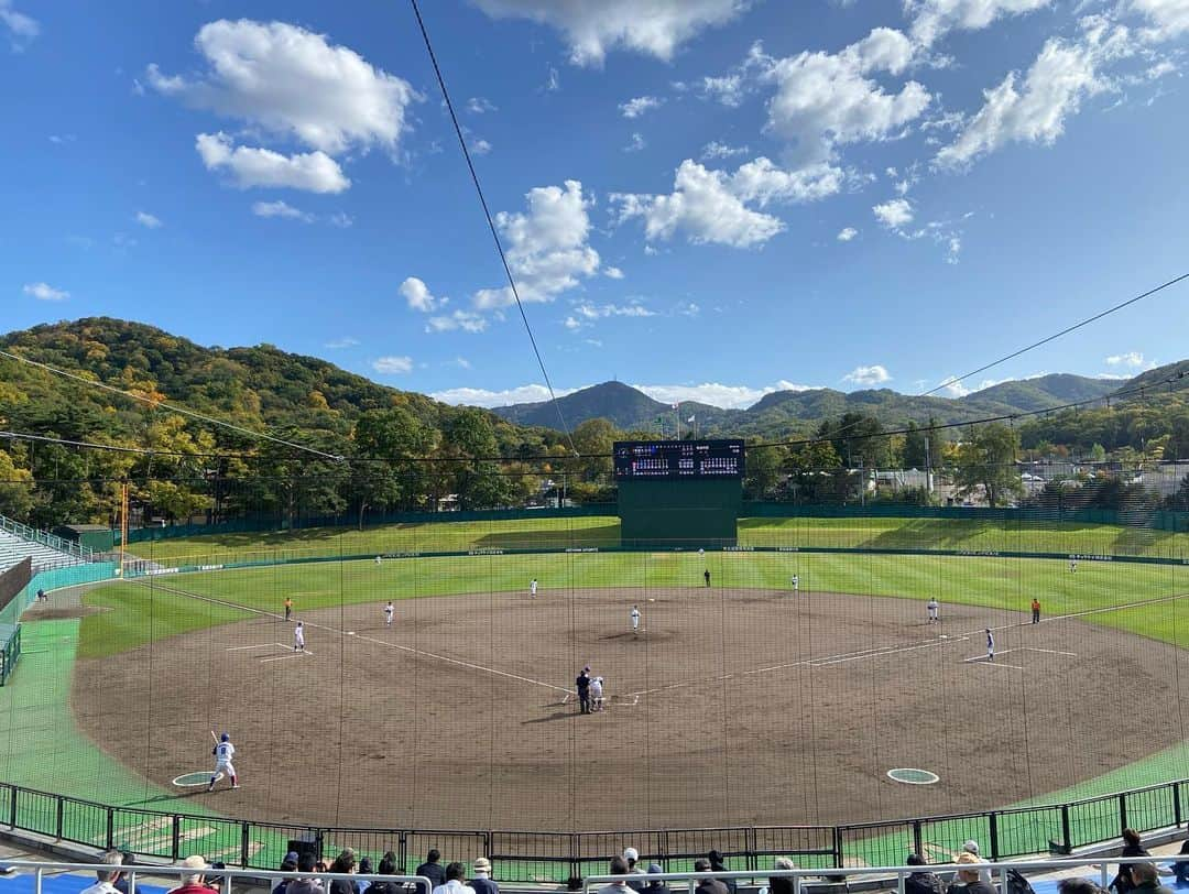 五十幡裕介さんのインスタグラム写真 - (五十幡裕介Instagram)「プロ野球ドラフト会議まであと10日。 私のドラフト取材も、たて込んでおります✊ 今日はイチモニ！終わりに、少しばかり遠方へ。 地元への思い、家族への思いを聞いてきました。  本人のみならず、応援する周りの人達にとっても大切な一日。 ドラフト企画のお知らせは、また後日させてもらいます！  #プロ野球 #NPB #ドラフト会議 #ドラフト #2023 #黒松内 #寿都 #札幌 #円山球場 #現在 #取材 #帰路 #明日 #早起き #できるかな #HTB #アナウンサー #五十幡裕介 #イチモニ！ #スポーツ」10月16日 17時59分 - htb_isohatayusuke