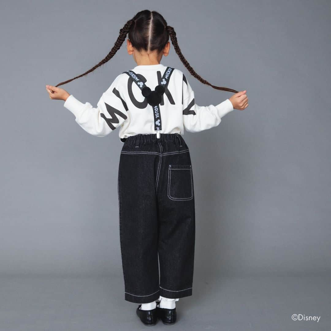 エフオーオンラインストア 子供服さんのインスタグラム写真 - (エフオーオンラインストア 子供服Instagram)「【BREEZE】＼MONOTONE MICKEY／ついに販売スタート♪／ ＜10/20(金）10：00～オンラインストアで販売スタート！＞  オンラインストアでしか手に入らない！ とってもおしゃれなディズニーアイテムが登場⭐  前回大好評だったスタジアムジャンパーや リンクコーデがたのしめるトレーナーやパンツなど とってもおしゃれで目を惹くアイテムばかり！  秋冬のおでかけにおすすめです◎  WEB限定のとっておきのアイテムは要チェック✨  ======================= 商品詳細や価格は ショッピングタグからご覧いただけます★ =======================  #disney #ディズニー #ミッキー #ミッキーマウス  #ミッキーコーデ #ディズニーキャラクター #foonline #BREEZE #ブリーズ #子供服 #こどもふく #ベビー服 #キッズコーデ   #女の子コーデ #男の子コーデ #おしゃれキッズと繋がりたい #おしゃれキッズ #リンクコーデ」10月16日 18時01分 - foonline