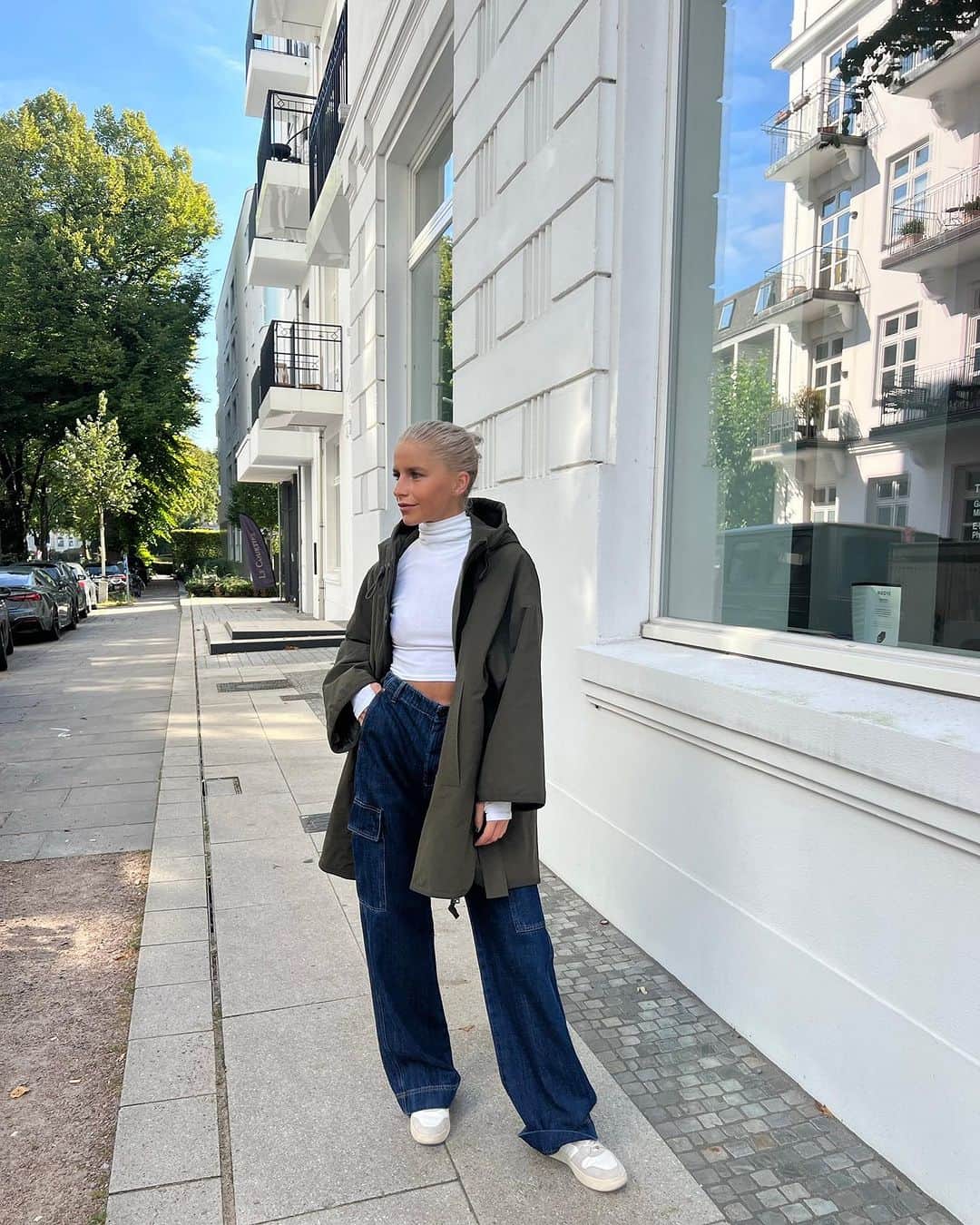 キャロライン・ダウルのインスタグラム：「Anzeige // monday morning walk with my mum 🤍」