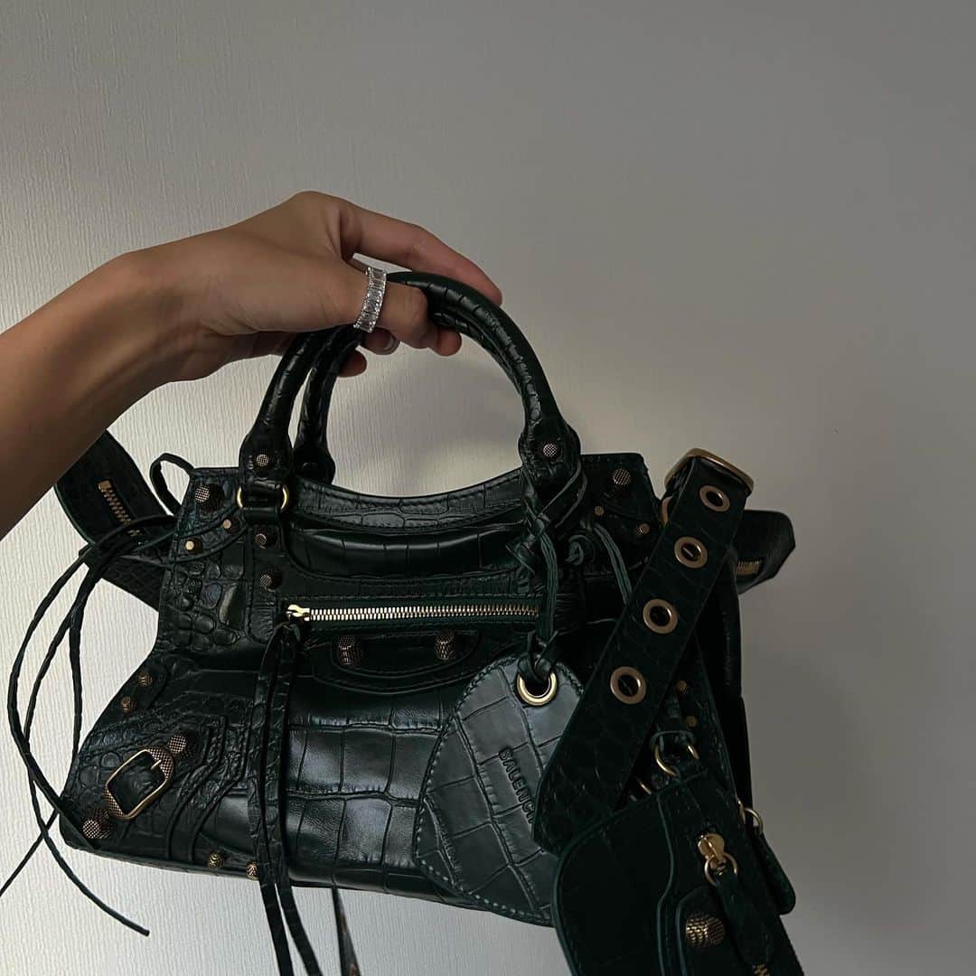 佐藤マクニッシュ怜子さんのインスタグラム写真 - (佐藤マクニッシュ怜子Instagram)「new @balenciaga   パリでの購入品達 Youtubeで今週UPします✨」10月16日 18時05分 - reikoofficial