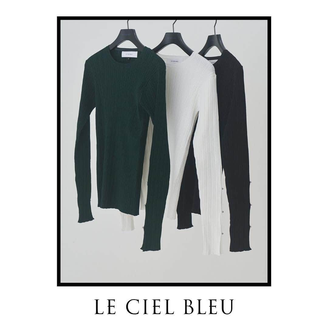 ルシェルブルーのインスタグラム：「New Arrival >>> IN STORE NOW . . ☑︎ Ramdom Rib Knit Top ¥19,000+tax (Color: Green, White, Black)  #lecielbleu #ルシェルブルー　#aw23 #fashion #styling #randomrib #knit」