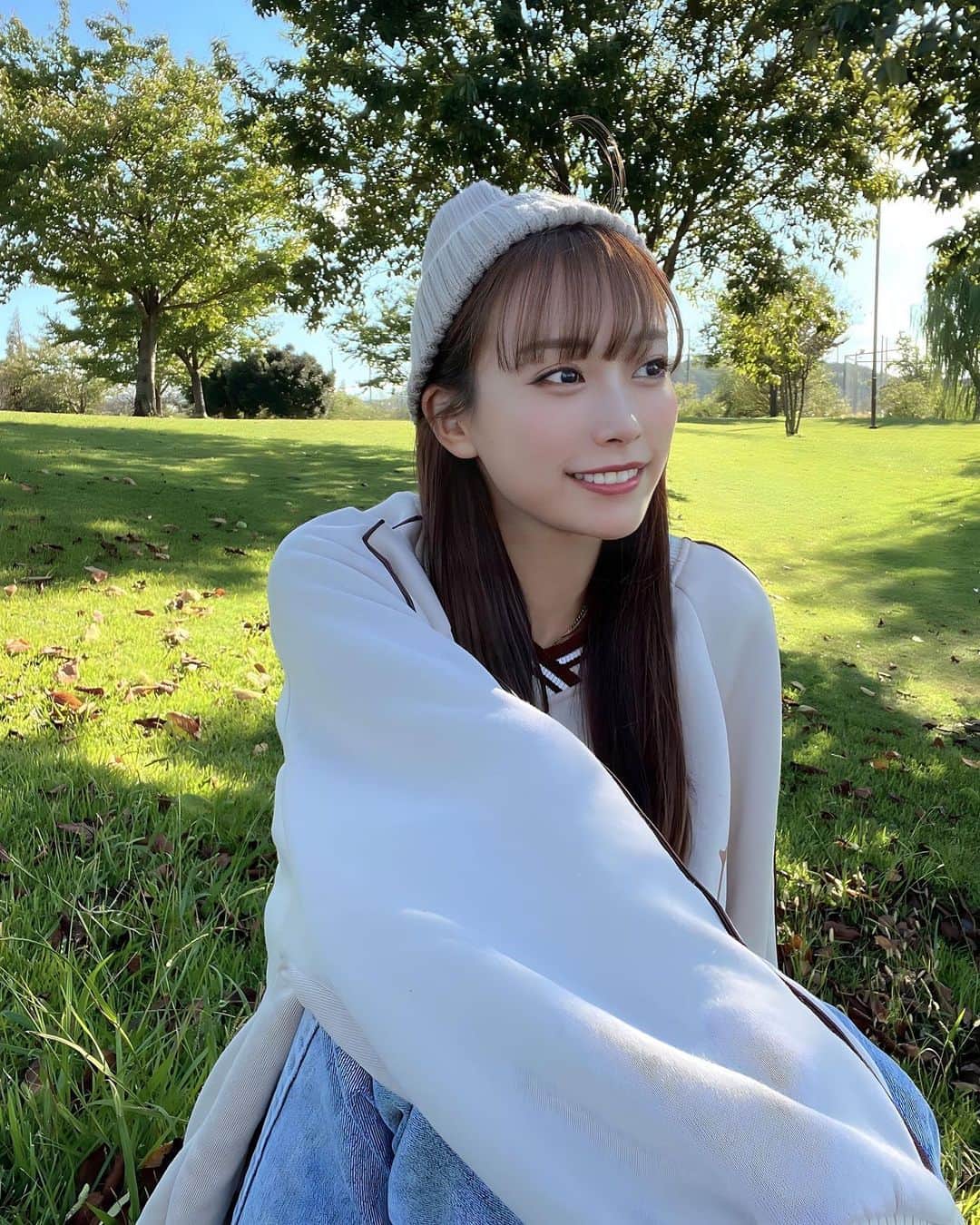 岡島彩花のインスタグラム：「最高の休日☺️🌿  天気良すぎてパーカー暑かった🥹  また明日から出張連勤頑張ろー！」