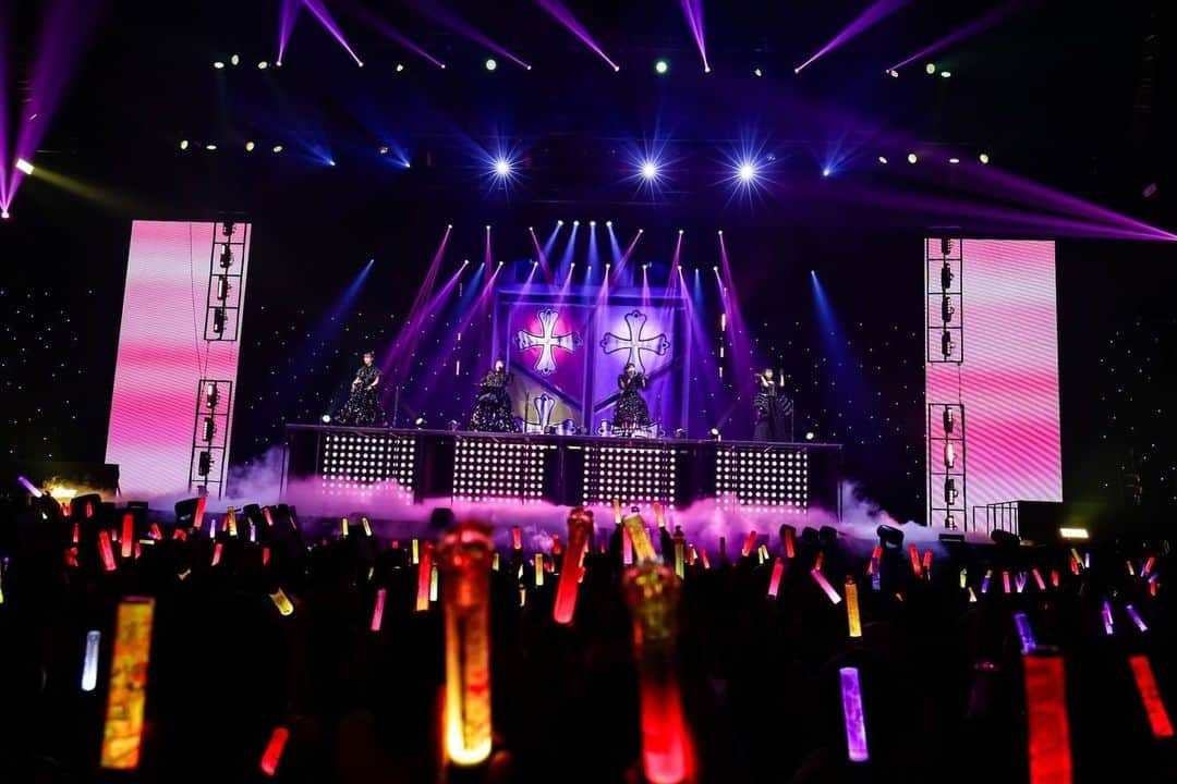 ももいろクローバーZさんのインスタグラム写真 - (ももいろクローバーZInstagram)「2023.10.15  MOMOIRO CLOVER Z 15th Anniversary Tour 「QUEEN OF STAGE」  #ももクロ #momoclo #ももQ #ももQふぁいなる #15周年ツアー #ファイナル  #完走」10月16日 18時19分 - mcz517_official