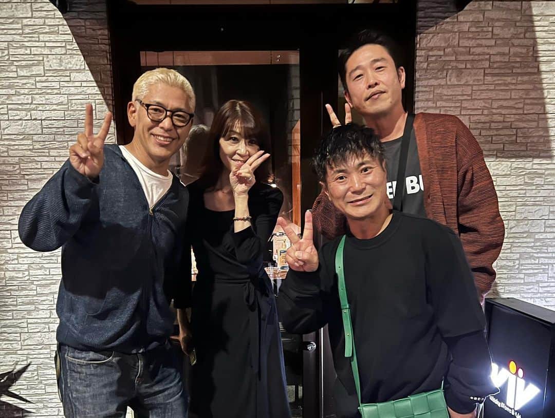 入江慎也さんのインスタグラム写真 (入江慎也Instagram)「先日久しぶりにロンブー亮さん、金成さんこと新喜劇の千葉公平さんと三人で