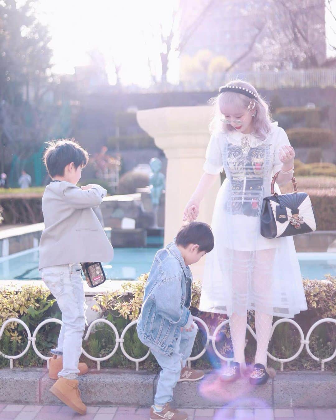 Etsuna otsukAのインスタグラム：「#悦奈の料理 ❤️私と息子たち❤️ ママはえいえんにゆうごとせいごのそばにいるよ💓  #親子 #亲子」