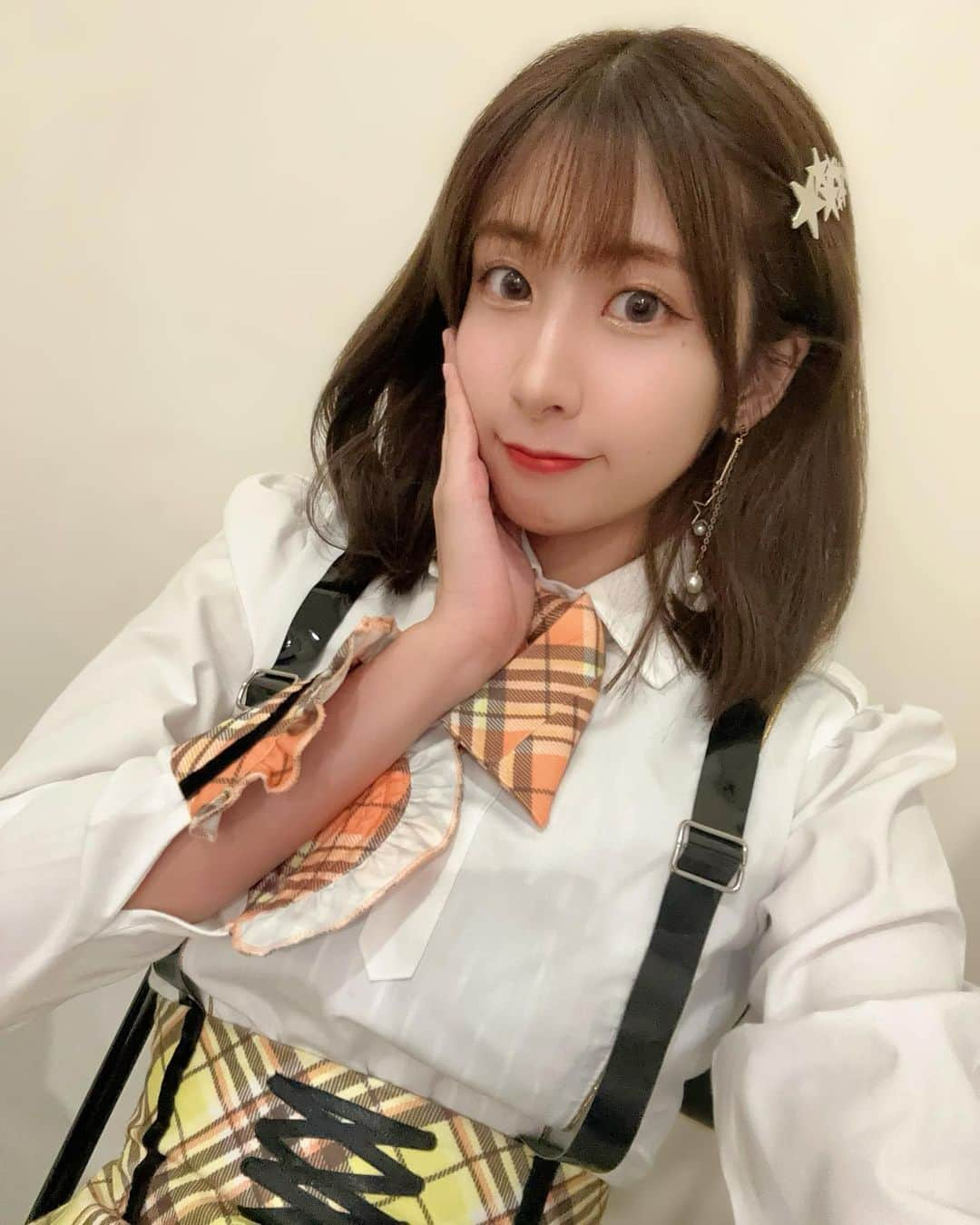 宮田留佳のインスタグラム：「🥭 昨天的公演過得開心嗎？ 可能是因為好久沒有在大家面前跳舞唱歌的關係吧，很有新鮮感😆 而且這次舞蹈位置全部都換了， 我能唱歌的地方變很多！(尤其是innocence！) 真的真的很開心😍 下個月公演是11/11-11/12！記得來哦😘😘 希望這次沒到的粉絲也來看現在的我們🥹  #手牽手 #手牽手公演 #AKB48TeamTP #AKB48 #宮田留佳 #嚕卡 #follow」