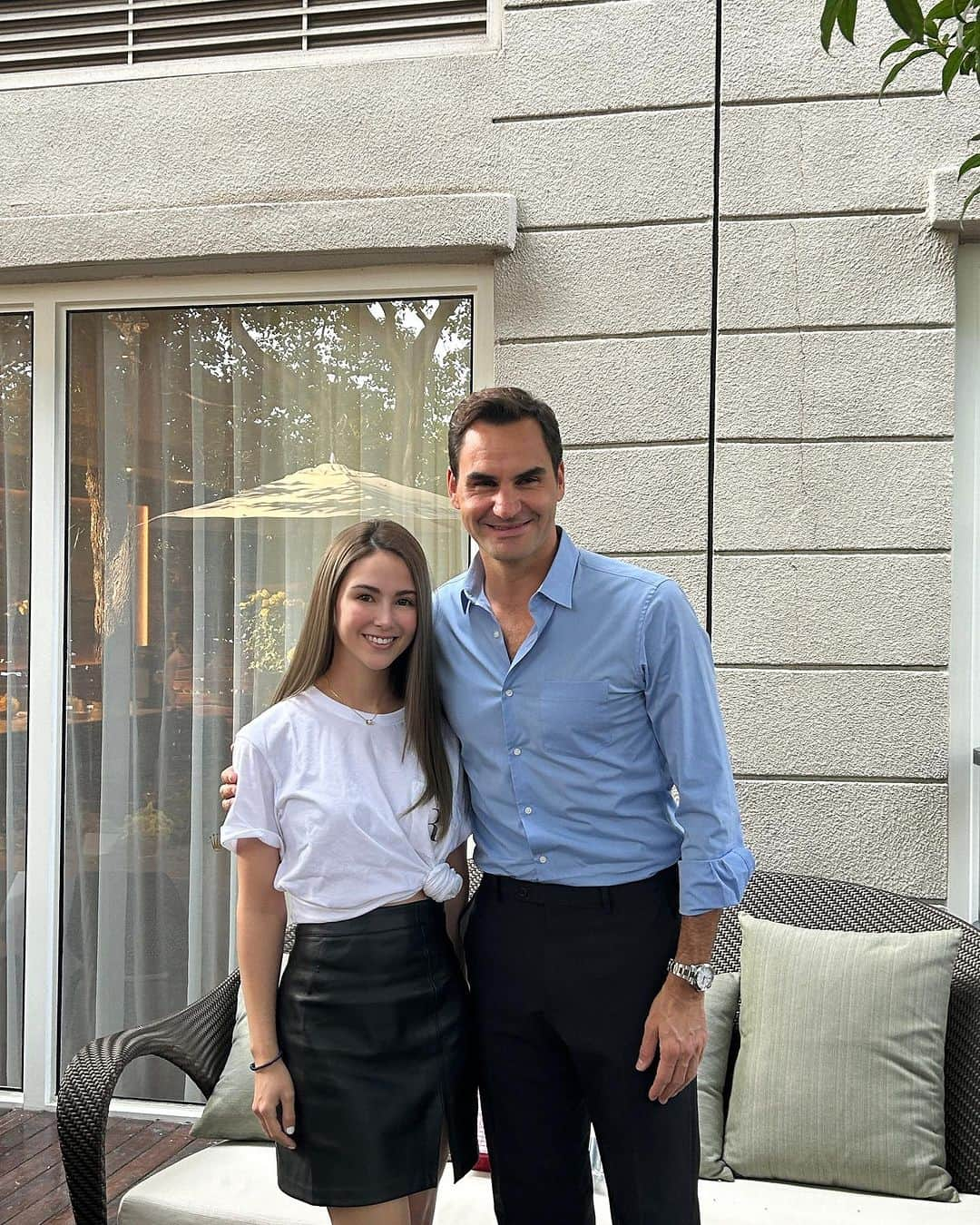 ハンナ・クインリヴァンさんのインスタグラム写真 - (ハンナ・クインリヴァンInstagram)「Had a delightful catch-up with Roger over afternoon tea ☕️🎾 Not only did I get some amazing tips on my backhand, but I also witnessed firsthand his elegance and charm. Feeling inspired and grateful to have met a true gentleman！🙌🏼💫    #TennisLegend」10月16日 18時30分 - hannah_quinlivan