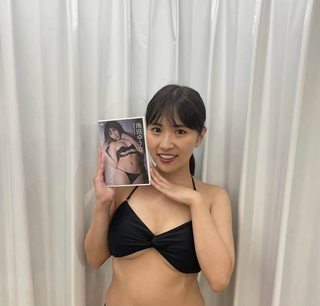 池田ゆうなのインスタグラム：「2nd DVD『ずっと好きでした』発売イベント✨  3年ぶりのリリイベにご来場ありがとうございました☺️ 楽しかったー！！！  #グラビアアイドル #グラビア #インスタグラビア #ポトレ #水着  #sexy #portrait #beauty #japanesegirl #日本的 #性感內衣 #性感 #内衣 #奶 #泳衣 #粉我 #좋아요 #좋아요반사 #좋아요그램 #좋아요환영 #twice好きな人と繋がりたい #サウナ #ボブヘアー #ボブ #アイドル #海」