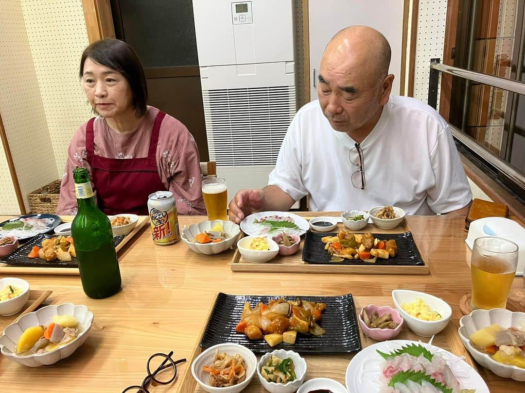 谷崎テトラさんのインスタグラム写真 - (谷崎テトラInstagram)「対馬２日目。 来年開校の対馬地球大学のカリキュラムづくり。地元学、循環的平和学など、興味深いキーワードが並びます。今日は対馬を巡ります。空港で秘馬くんにバッタリ。不思議なご縁に導かれて、ワキワクしてます。」10月16日 18時35分 - tetra_