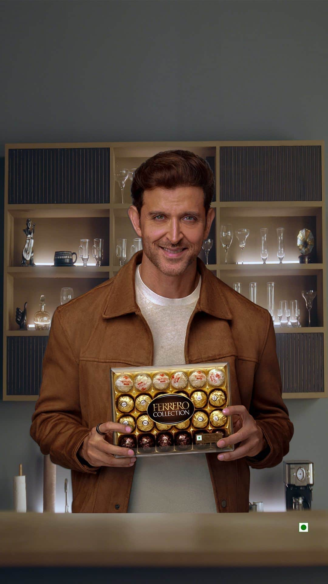 リティク・ローシャンのインスタグラム：「Embark on a luxurious journey with Ferrero Collection - The Art of Fine Taste.   #FerreroCollection #TheArtOfFineTaste #Diwali #AD」