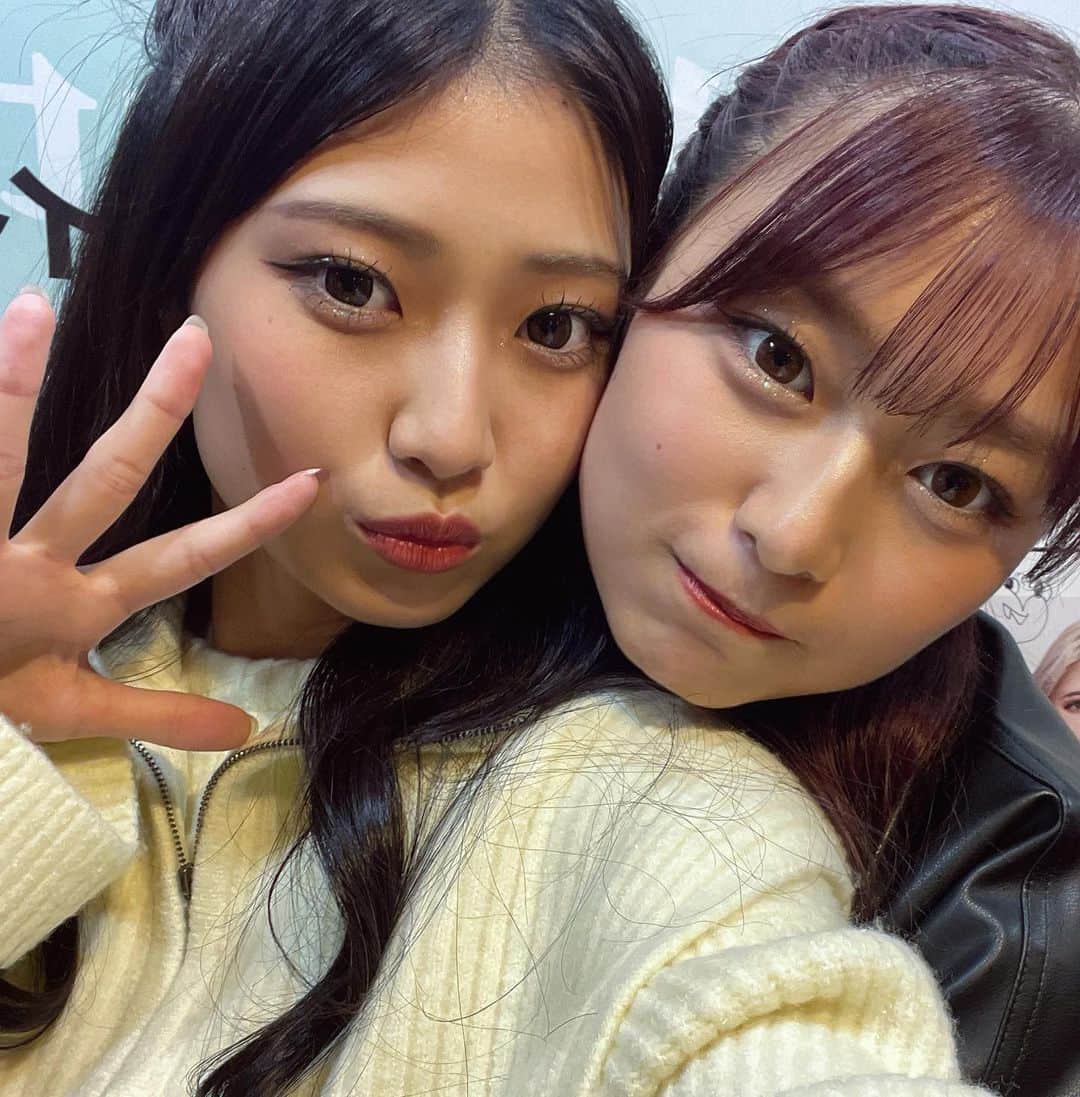山口永愛さんのインスタグラム写真 - (山口永愛Instagram)「【ご報告】 「パピオスあかし クリスマスツリー点灯式」にゆなとあで出演させていただくことになりました！！💚❤️  そしてなんと！私たちのオリジナル曲 『アナタ』と『ストロベリーダイアリー』の2曲をフルバージョンで歌わせていただきます🫶🏻🫶🏻  はじめてでとても緊張してますが、歌って踊るゆなとあをぜひみんな見に来てくださいっ🤤  おまちしてます💖たのしみーー！  #クリスマス #クリスマスツリー #点灯式 #パピオスあかし #明石 #ゆなとあ #ゆなととあ ＃姉妹 #オリジナル曲 #オリジナルソング  #今日好き #今日好きになりました #チュンムン編 #山口永愛 #とあ」10月16日 18時50分 - toachan74