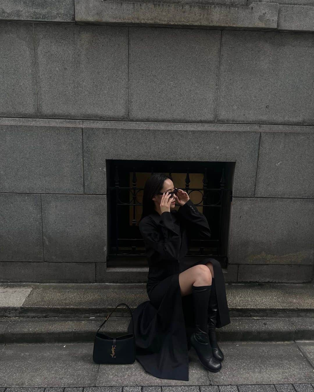 関本香里さんのインスタグラム写真 - (関本香里Instagram)「🕶️🖤🩶 ㅤㅤㅤ #fashion #coordinate #onepiece  #dress #ファッション #コーデ  #kaori_clothes」10月16日 19時09分 - kaori_sekimoto_