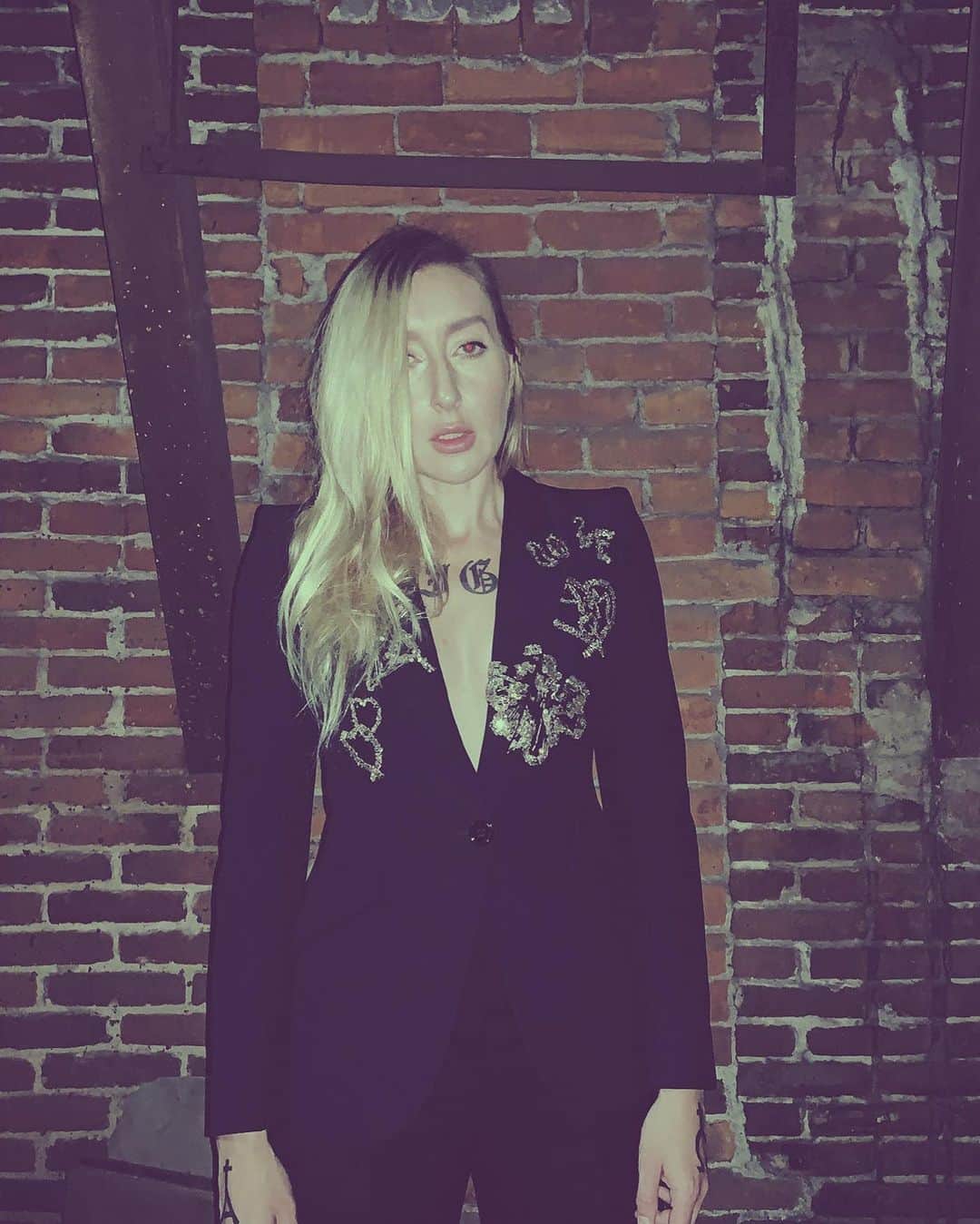 Kerrang!のインスタグラム：「Following her final two shows as Lingua Ignota in London this weekend, it’s time to get to know Reverend Kristin Michael Hayter… 🔗   ✍️: David McLaughlin 📸: Rev. Herschel B. Rutherford 🎨: @aledsavedlatin」