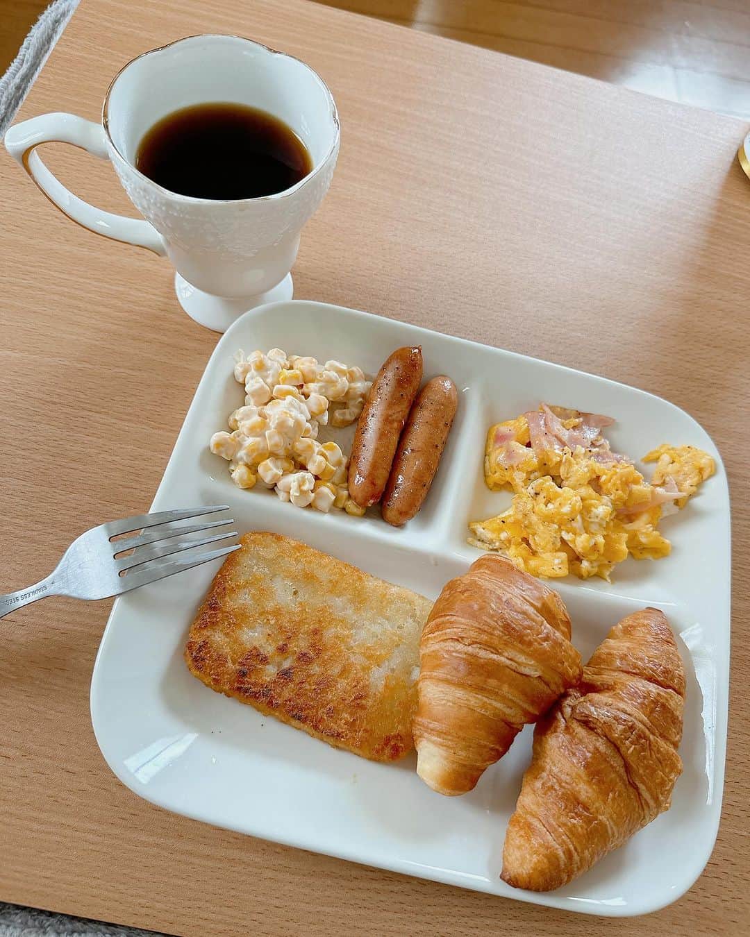黒田絢子さんのインスタグラム写真 - (黒田絢子Instagram)「久しぶりに🍽️ 最近土曜日の朝ごはんに力を入れてるみたい❤️笑 土曜くらいはちゃんとパン食べたい🍞🥐 ってなるみたい…笑笑 それ以外は平日のザザッと料理ww  #おうちごはん #料理 #japanesefood #food #instafood #cooking #手料理 #foodstagram #クッキング #instagood #lunch #yummy #dinner #アヤsキッチン」10月16日 19時02分 - ayakokuroda_official