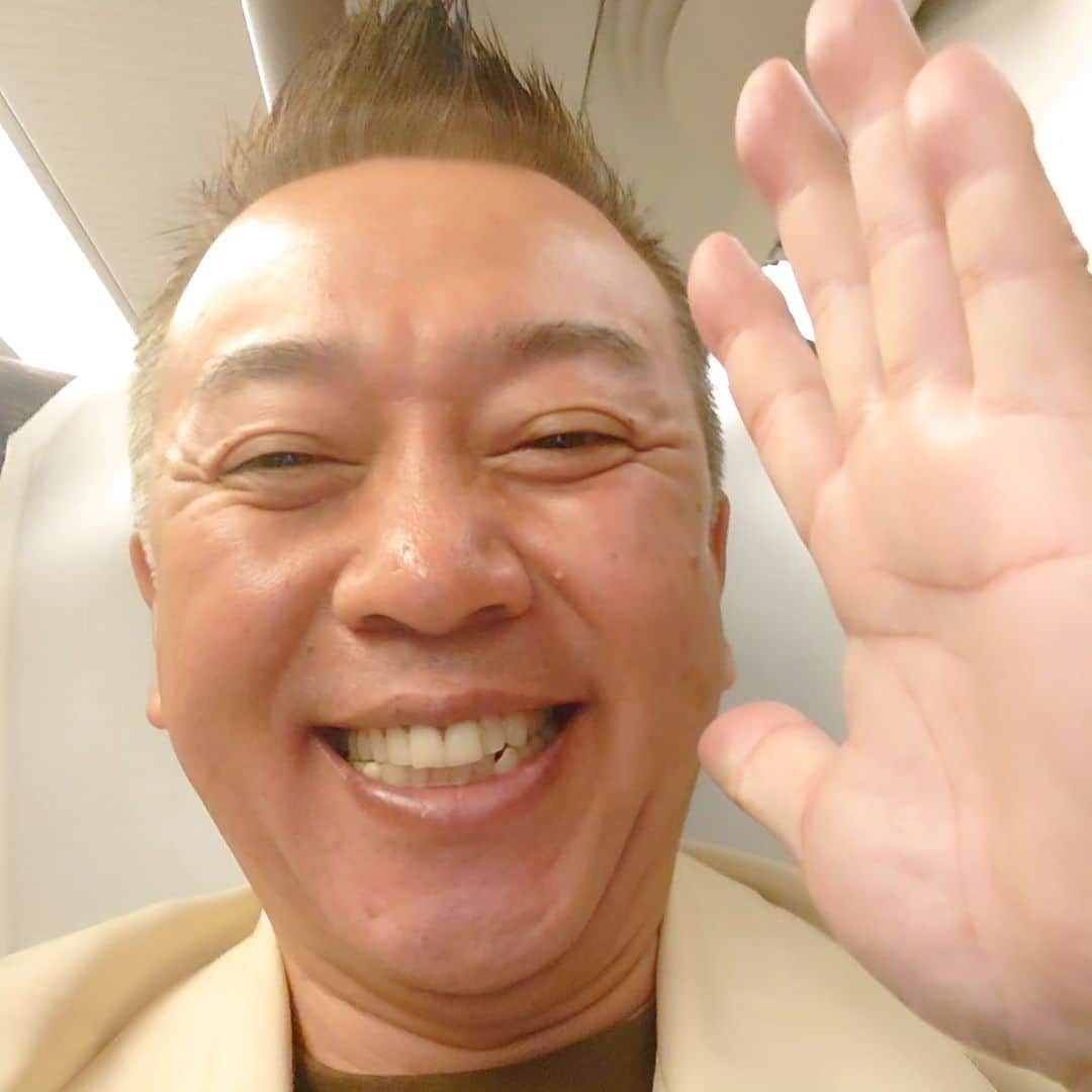 林家たい平のインスタグラム：「昨日の笑点の挨拶で、 笑点大好きなわーちゃんのお話をしたら、わたしのフォロワーも700人増えました！わーちゃんのおかげです、ありがとう！」