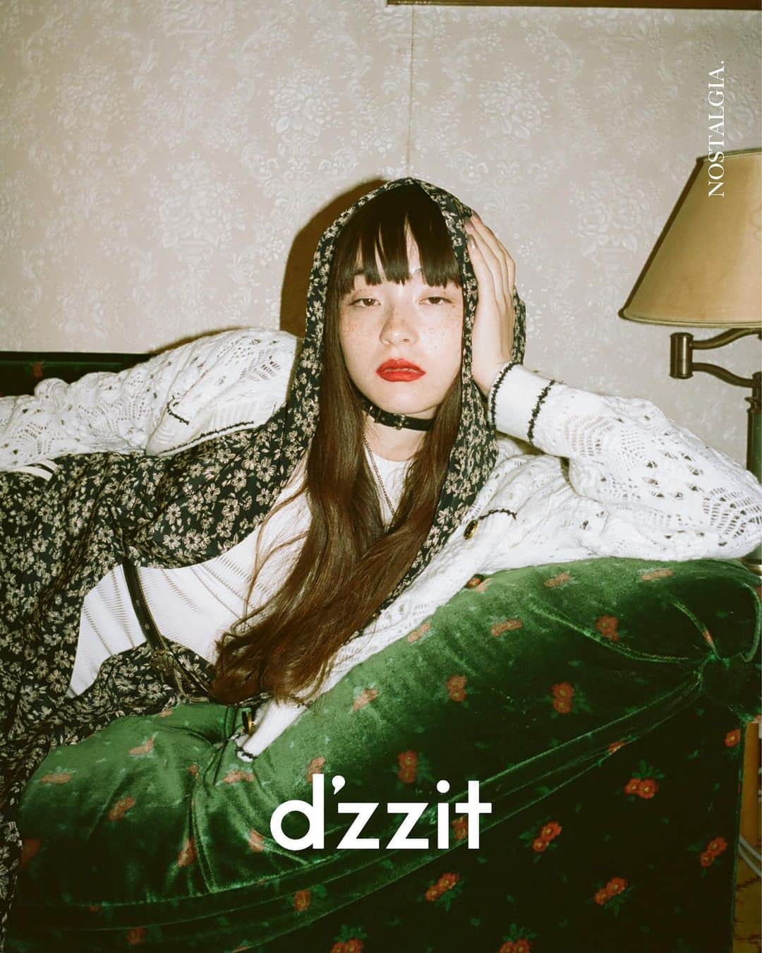 DAZZLE FASHIONさんのインスタグラム写真 - (DAZZLE FASHIONInstagram)「#dzzitgirl own time @sereeeenam It's cool to stay alone. #dzzit2023Winter #dzzitisit」10月16日 19時12分 - dzzit_official