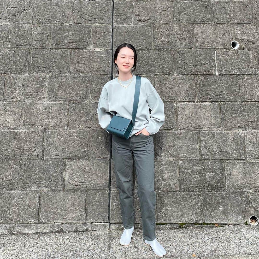 mar.ayaのインスタグラム：「なんだか投稿空いてしまった。 引越しでバタバタしてて、まだクローゼット整理できてない😩 このまま年末になりそうで怖い😱 . . . #ootd #ootdfashion  #outfits #coordinate  #高身長コーデ #uniqlo」