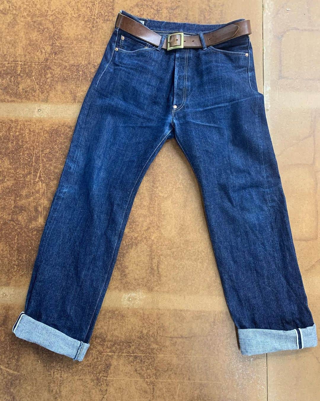 BIG JOHNさんのインスタグラム写真 - (BIG JOHNInstagram)「One of my favorite Jeans   XXXX-EXTRA (本藍) 　 A Pioneer in Japanese Jeans   -BIG JOHN- From KOJIMA to the world.  ◽️TOYOTA @bigjohnshop  @bigjohnjeans  ◽️A pioneer in Japanese Jeans   -BIG JOHN-    from KOJIMA to the world ◽️   TOYOTA (staff)  #BIGJOHN #bigjohn #RARE#倉敷 #KOJIMA #JEANS #jeans #okayama #denim #TOYOTA #kojimajeans#okayamadenim#japanmade#madeinjapan#original #RAREJEANS  #育てる #ビッグジョン #児島　#ジーンズストリート  #岡山県　#365daysoffade #瀬戸大橋　#indigoinvitational 　#最高の色落ち　#坂本藍聖　#XXXXEXTRA  #姫路　#レザー　#ベルト」10月16日 19時13分 - bigjohnjeans