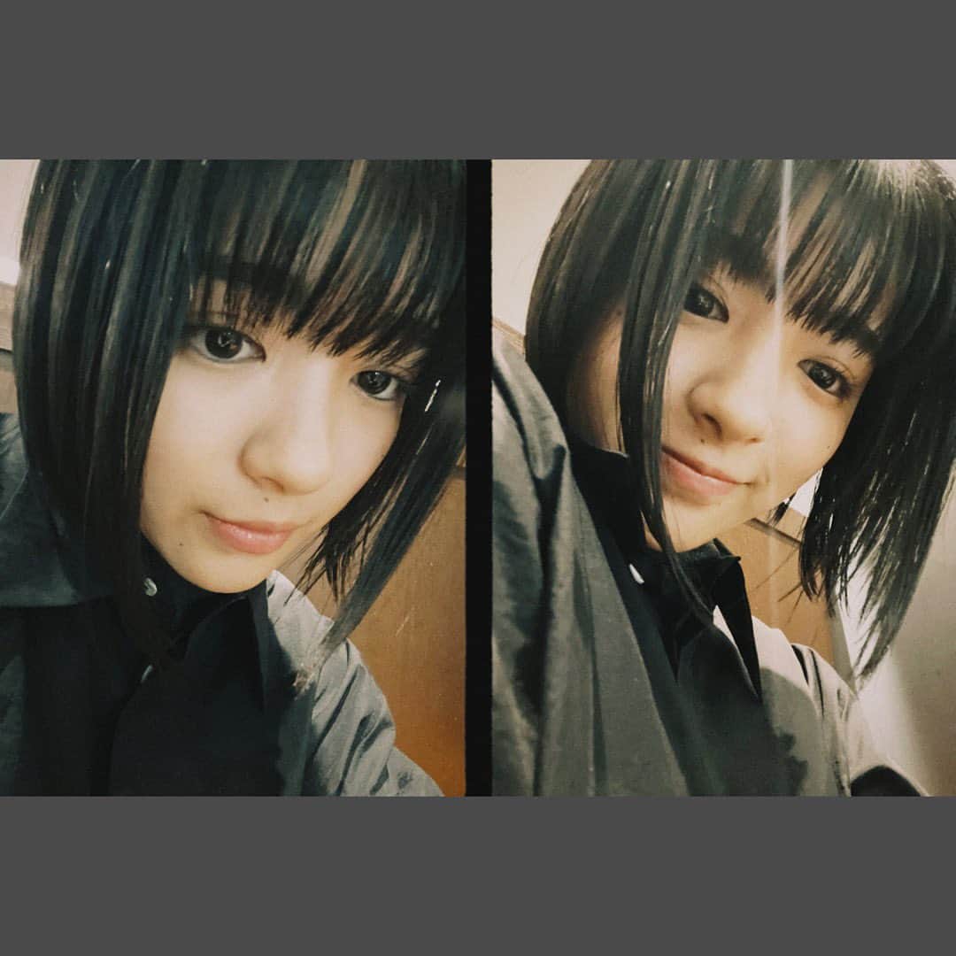 平川結月のインスタグラム：「#selfie  みんな元気〜？？ 最近すごい寒いからもうタートルネック着れるわ！と思って今日着たら日中暑すぎたっていう報告しとくね。 季節の変わり目！体調気を付けて過ごしましょうね〜！ 私はすでに花粉にやられているよ。」