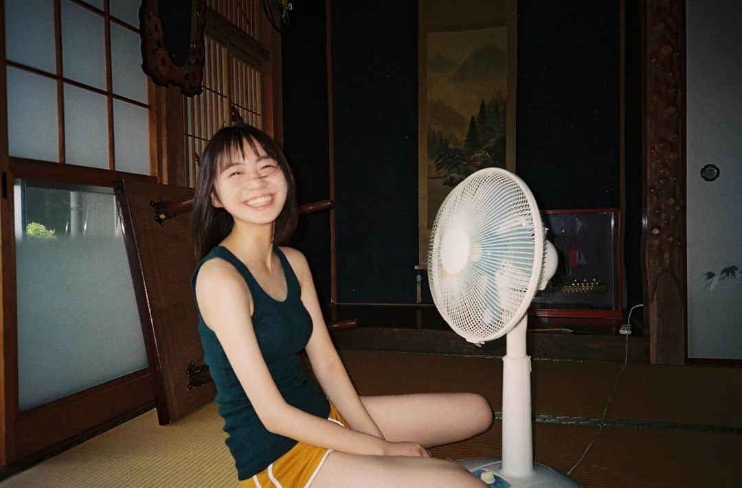 フラーム（事務所）さんのインスタグラム写真 - (フラーム（事務所）Instagram)「. 明日19日発売の「週刊ヤングジャンプ」で 初グラビアに挑戦してます⚾️ ぜひチェックしてみてください👀  #田畑志真 #週刊ヤングジャンプ #マネさんカメラ #flamme #filmcamera」10月18日 16時00分 - flamme_official_film